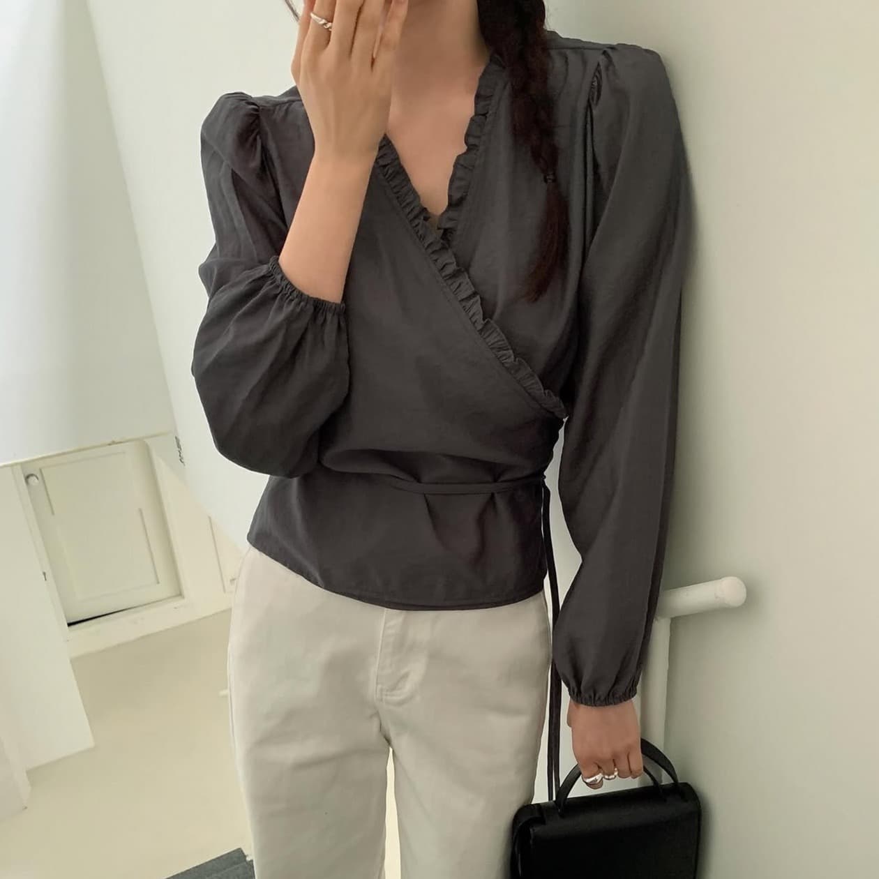 한국 chic 가을 새로운 ins 디자인 센스 목이버섯 경 사진 허리 레이스업 슬림해 보이는 셔츠