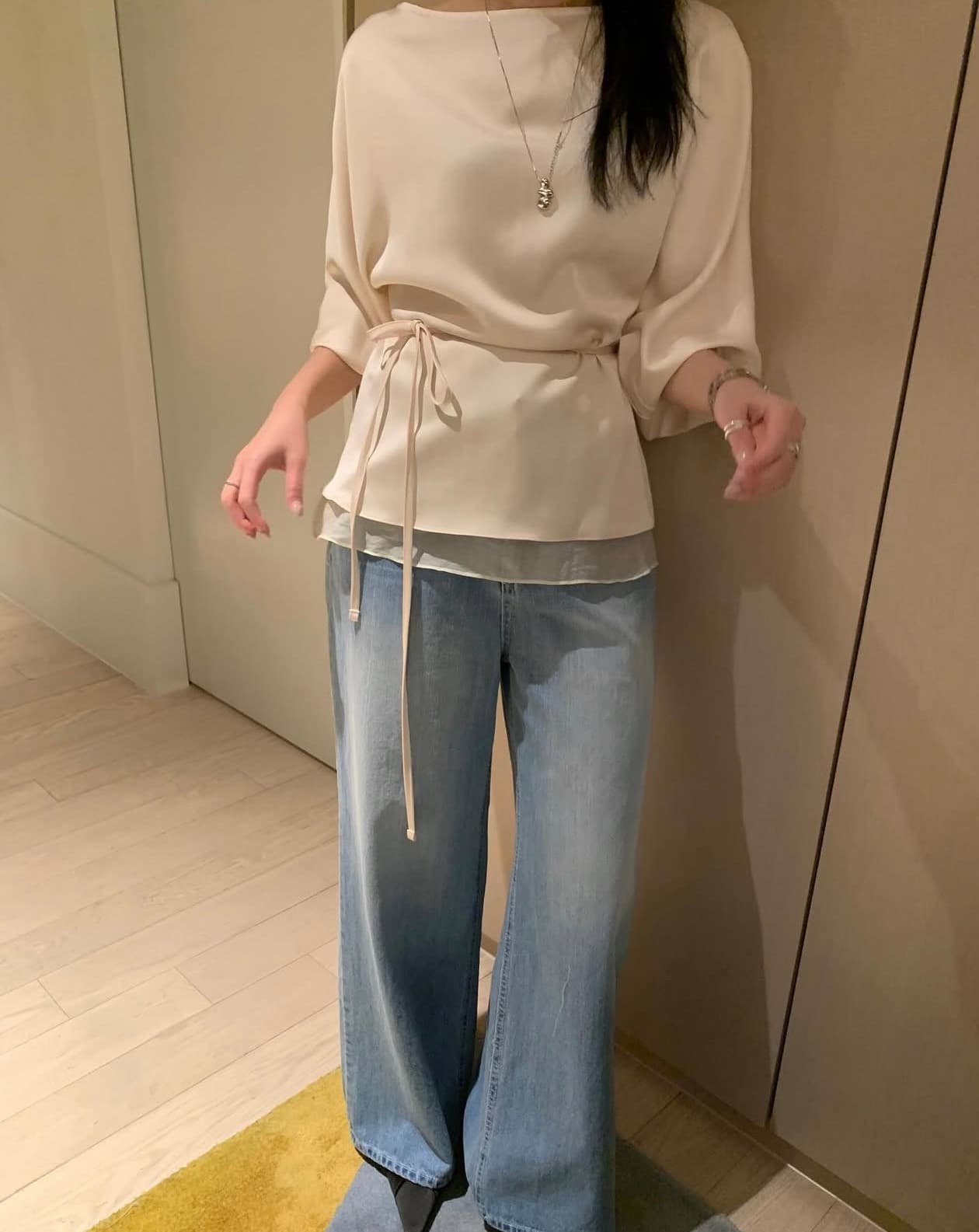 있음 선적 사이즈 업데이트 한국 chic 가을 새로운 라운드 넥 미니멀리즘 패치워크 레이스업 슬림해 보이는 긴 소매 셔츠 상세 이미지 1