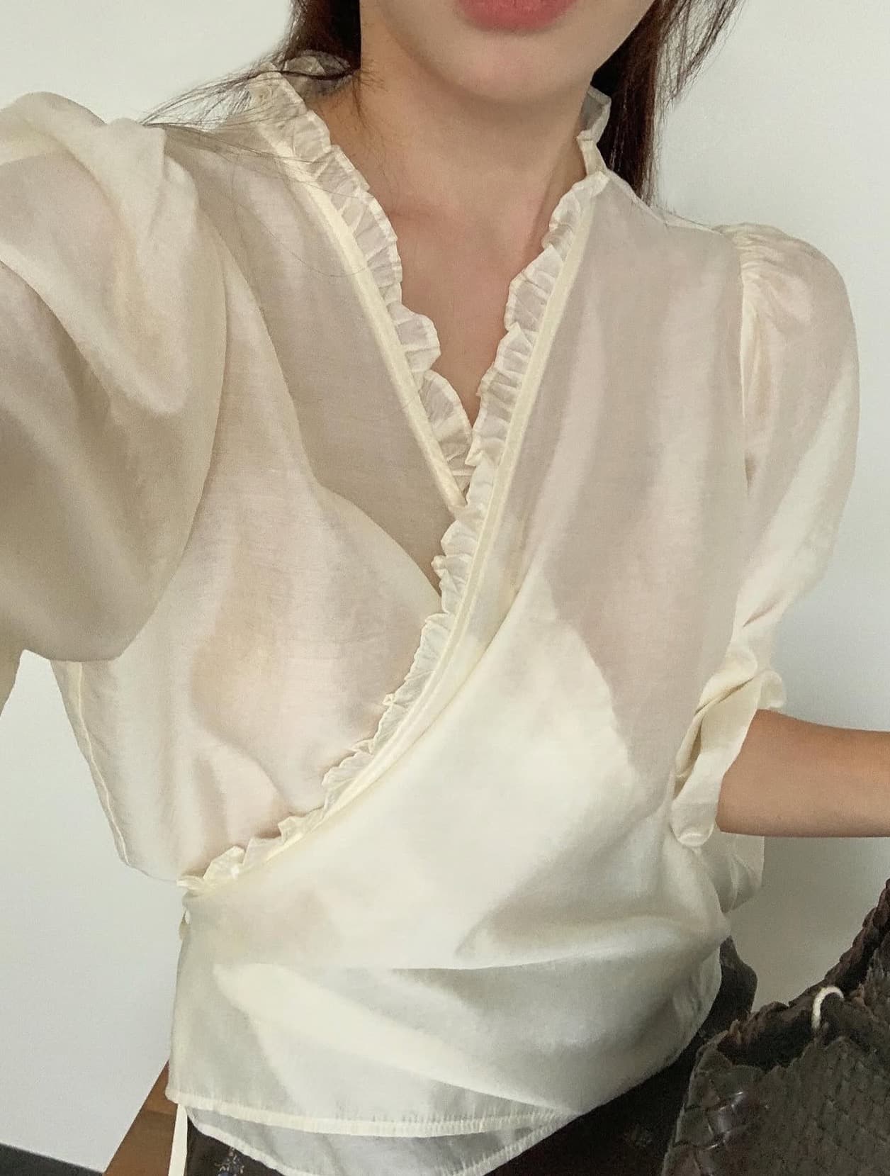 있음 선적 한국 chic 가을 새로운 ins 디자인 센스 목이버섯 경 사진 허리 레이스업 슬림해 보이는 셔츠 상세 이미지 1