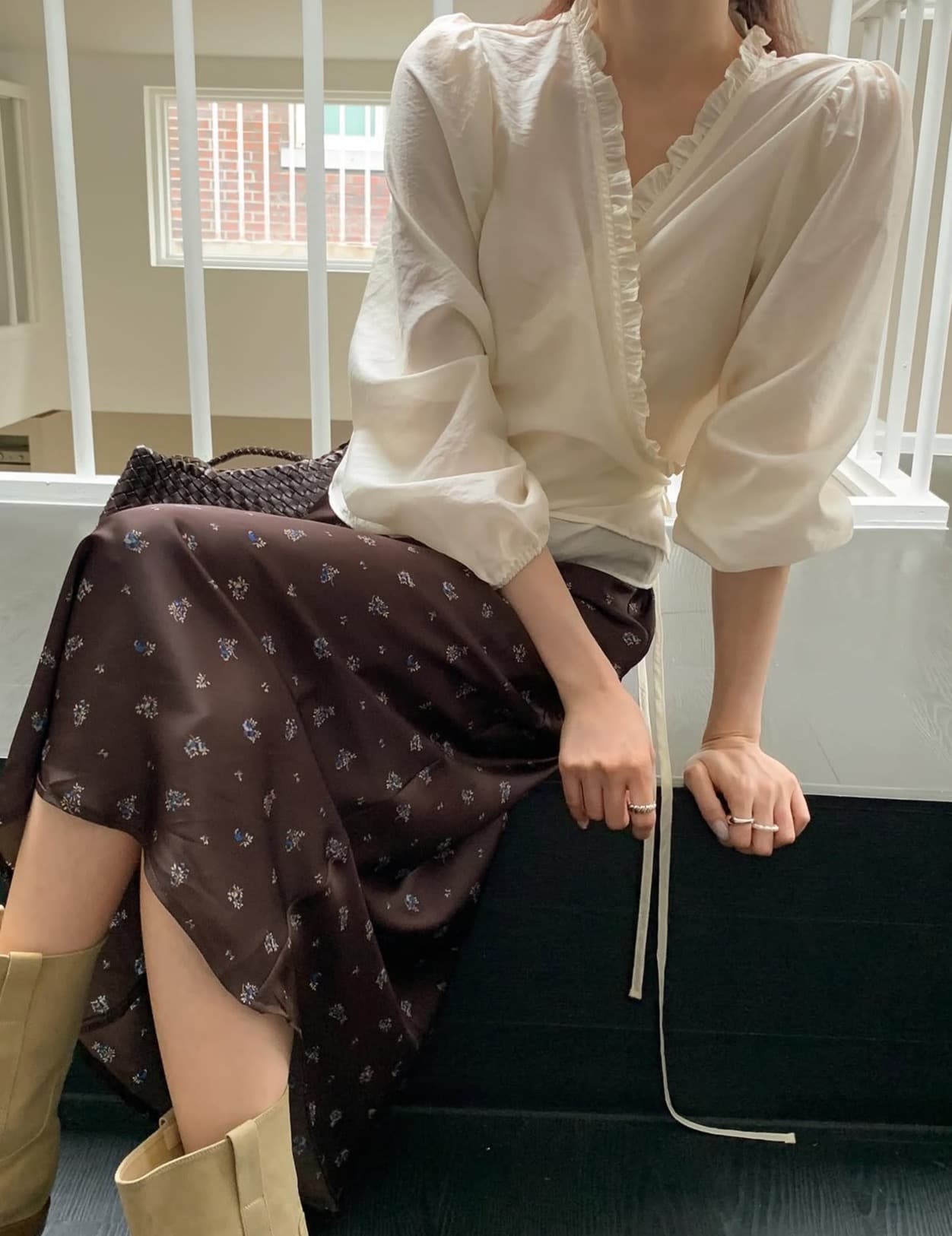 있음 선적 한국 chic 가을 새로운 ins 디자인 센스 목이버섯 경 사진 허리 레이스업 슬림해 보이는 셔츠 상세 이미지 2