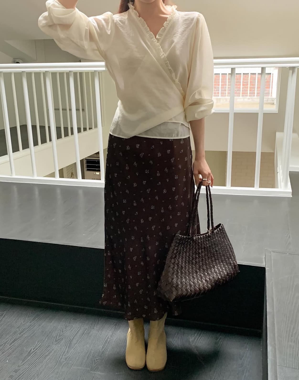 있음 선적 한국 chic 가을 새로운 ins 디자인 센스 목이버섯 경 사진 허리 레이스업 슬림해 보이는 셔츠 상세 이미지 5