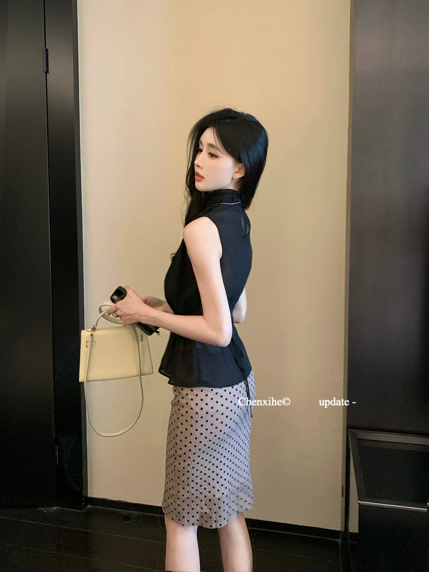 그는 아침 낭만주의 와 장난기 넘치는 공존 레트로 세련된 도트 무늬 반신 스커트 여성 여름 부드럽게 셔틀 제직 패키지 팔 미니 스커트 이미지 4