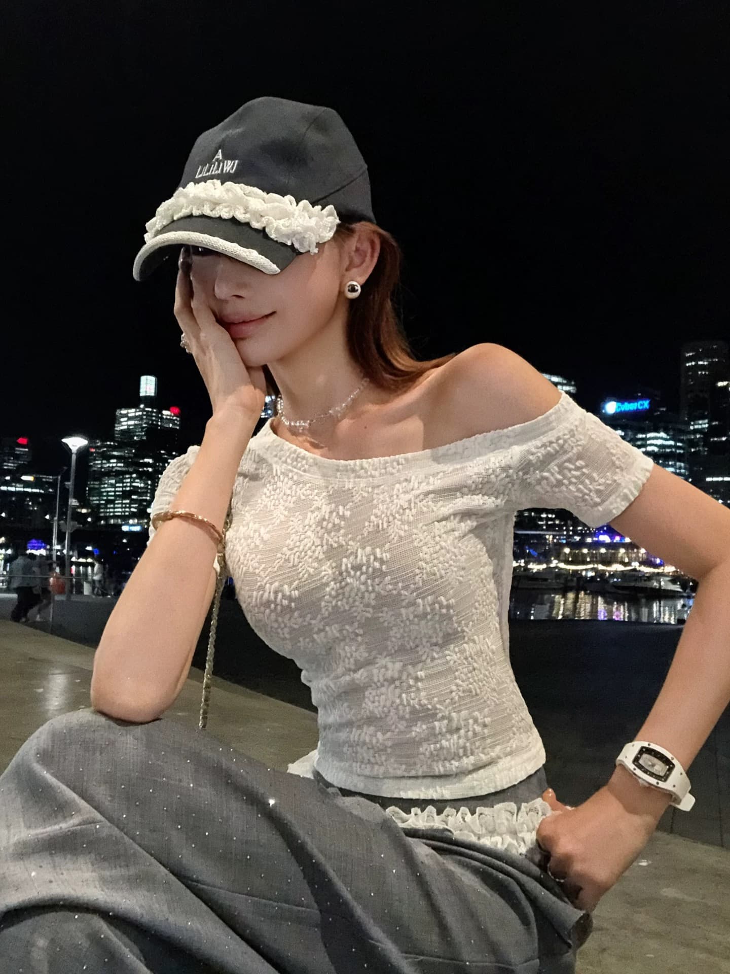 리 부드럽게 6 월 하나 의류 세 착용 오리지널 작은 대중 디자인 비스듬한 어깨 레이스 티셔츠 여성 몸매 가꾸기 슬림해 보이는 반팔 맨위 상세 이미지 2