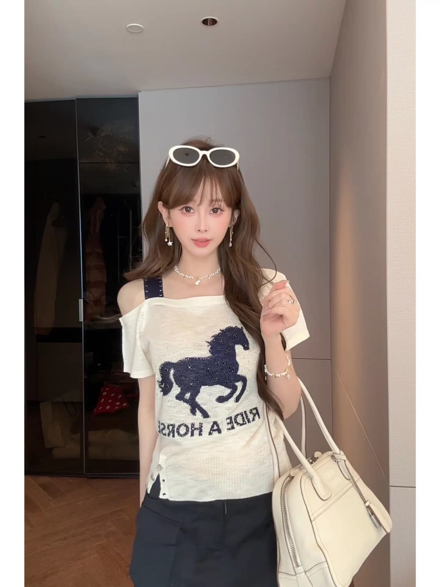 수영하다 사슴 사슴 블루 좋은 주간 실크 배색 무거운 작업 핫픽스 작은 말 비스듬한 어깨 반팔 티셔츠 여성 여름 몸매 가꾸기 슬림해 보이는 맨위 이미지 4