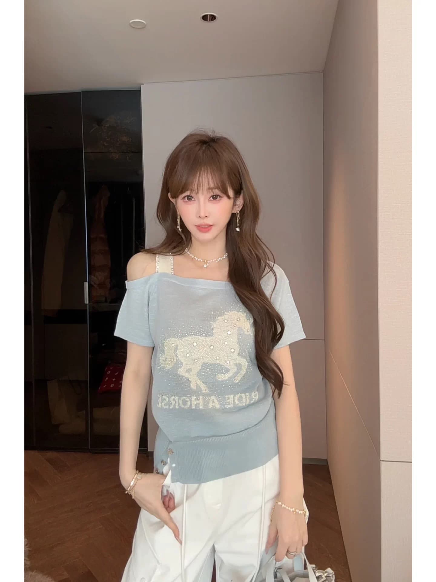수영하다 사슴 사슴 블루 좋은 주간 실크 배색 무거운 작업 핫픽스 작은 말 비스듬한 어깨 반팔 티셔츠 여성 여름 몸매 가꾸기 슬림해 보이는 맨위 상세 이미지 2