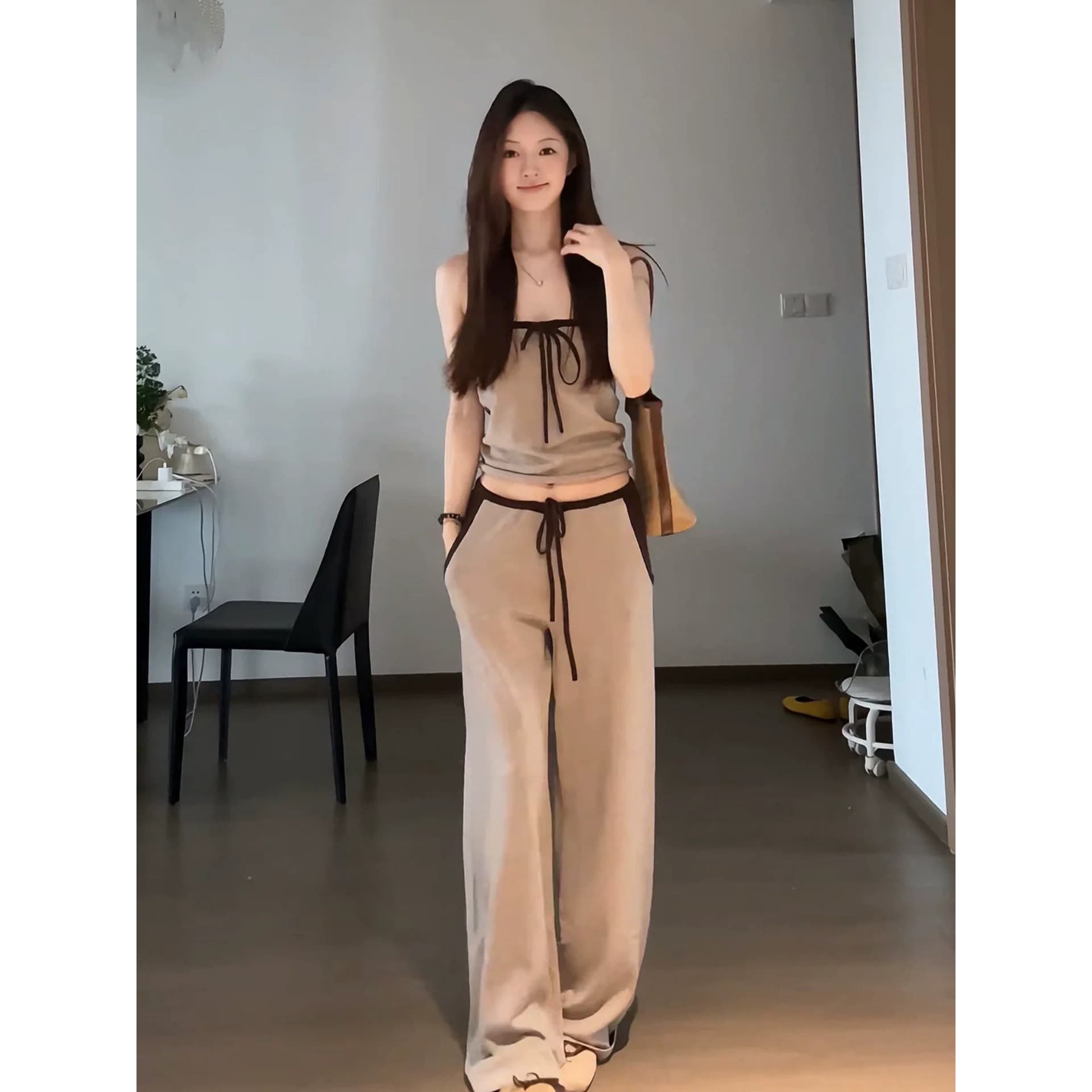 한 부서 느긋한 바람 느슨함 센스 착용 가져 가라. 여성 여름 핫걸 배색 튜브탑 조끼 맨위 캐주얼 긴 바지 투피스 세트 이미지 3