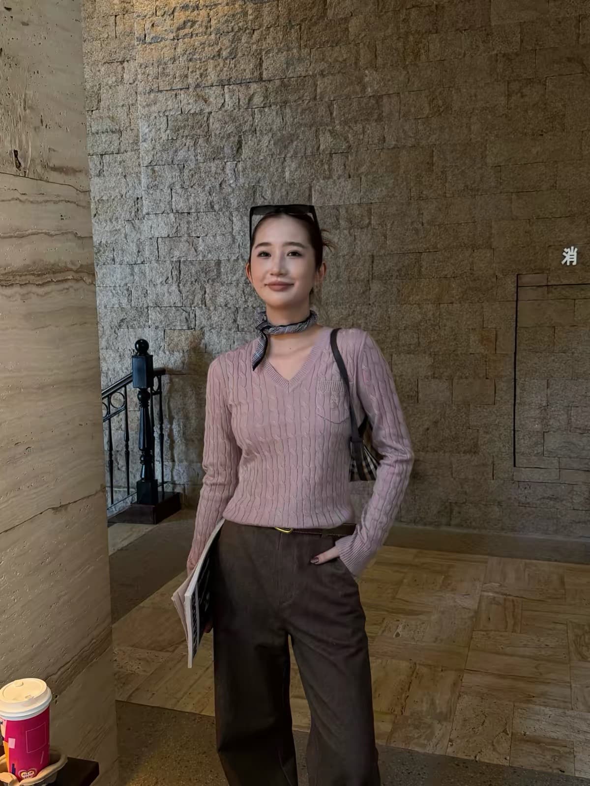 oni 유럽 니켈 가을 켜기 새로운 트위스트 꽃 막대기 가방 V넥 자수 맨위 작은 셔츠 6837 상세 이미지 5