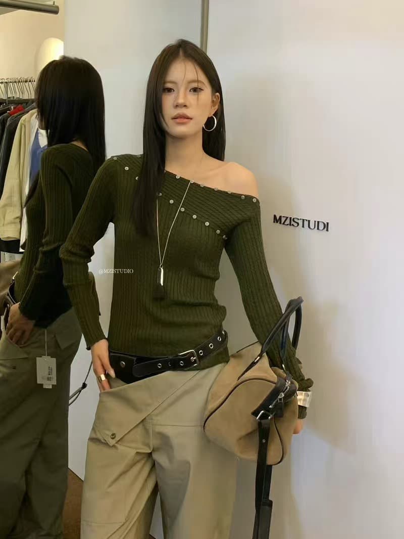 mzi studio 열세 개 2026 이른 가을 새로운 핫걸 비스듬한 어깨 꽈배기 니트 스웨터 여성 오프숄더 몸매 가꾸기 맨위 상세 이미지 1