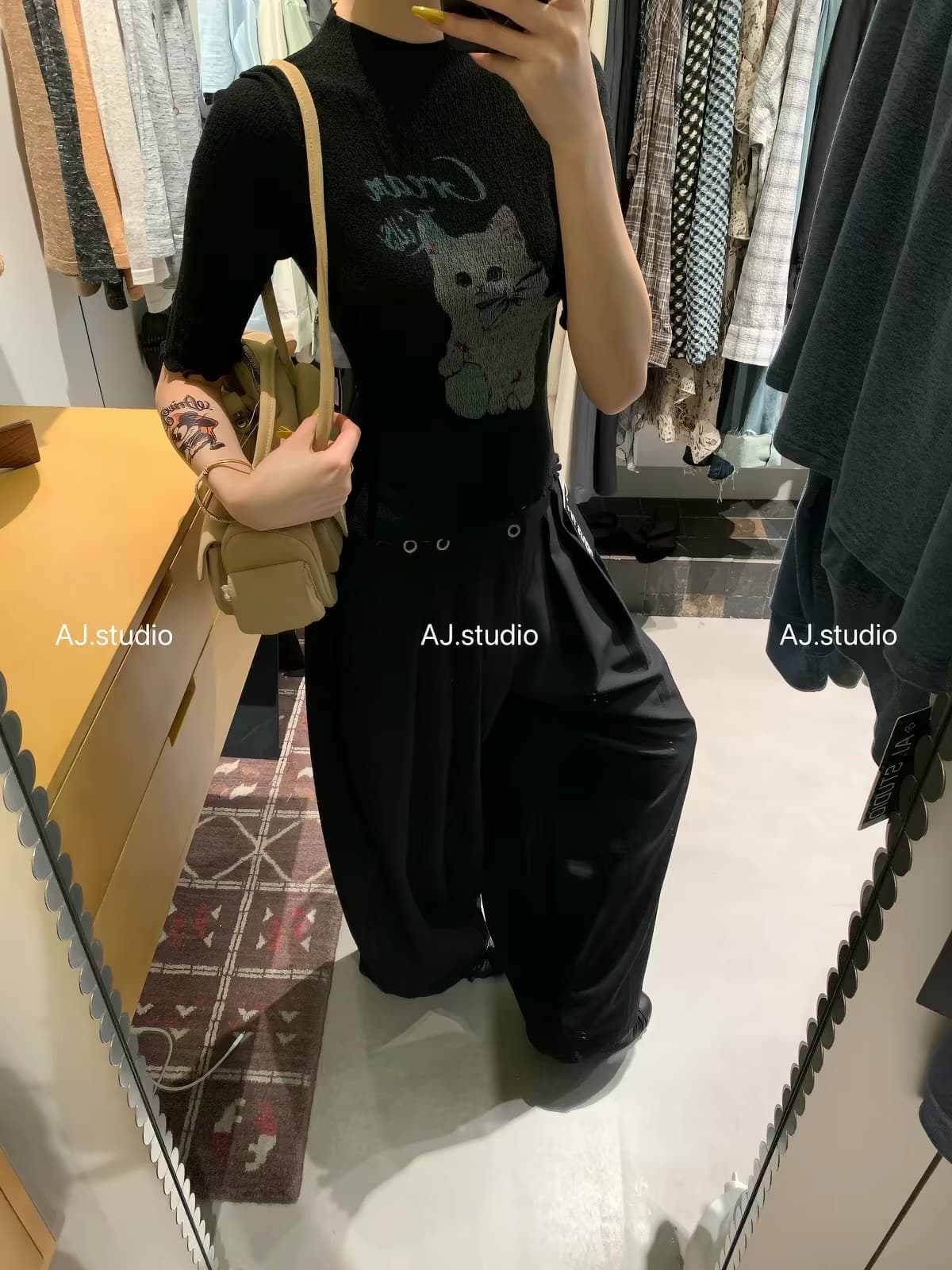 aj.studio 한 부서 2026 이른 가을 슬림해 보이는 돈 벌기 키티 몸매 가꾸기 슬림해 보이는 중간 소매 작은 셔츠 니트 맨위 상세 이미지 6