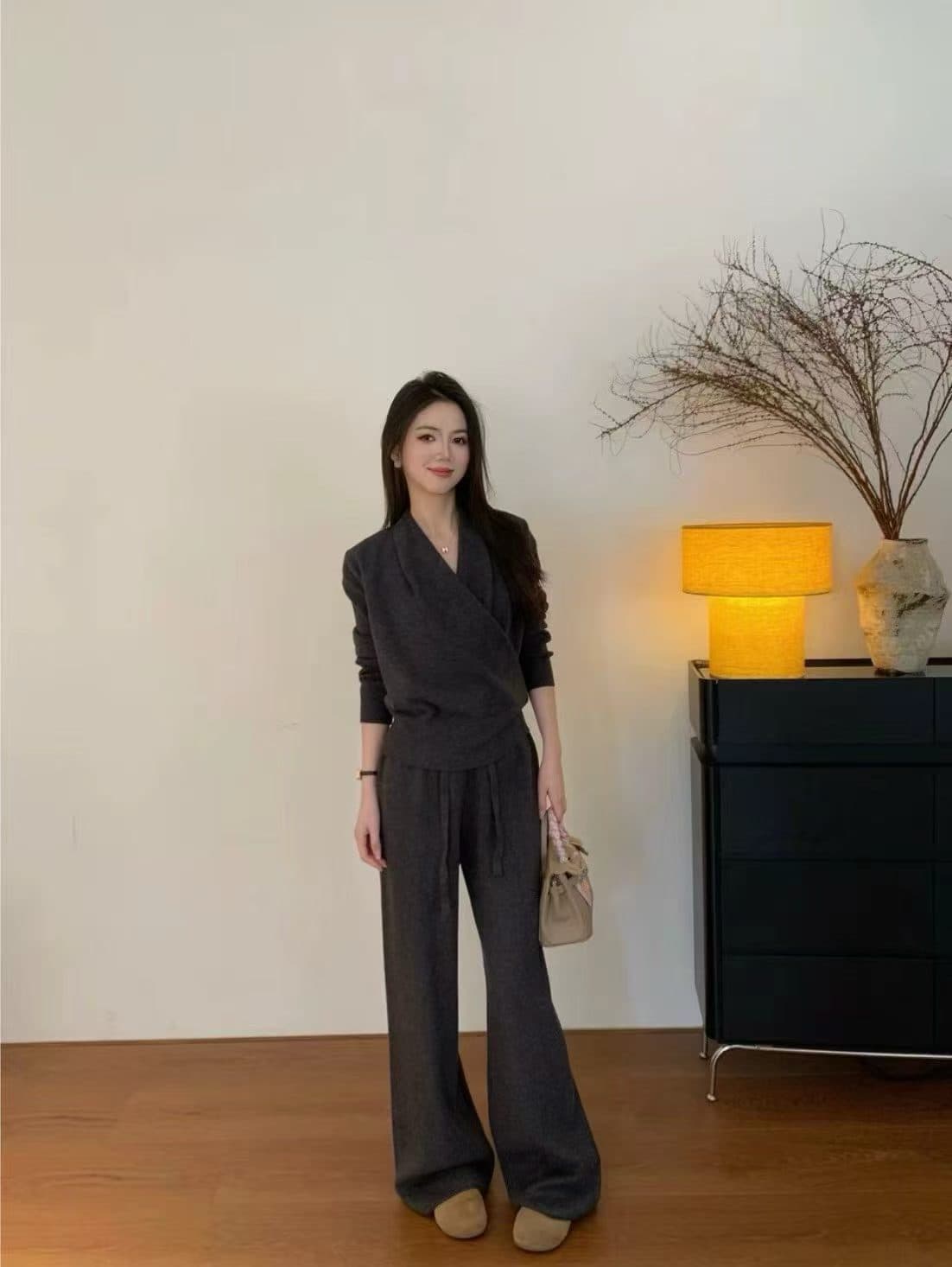 투피스 세트 니트 단색 십자가 스택 칼라 긴팔 한일 ootd 직선 통과 긴 바지 슬림해 보이는 2026 가을 겨울 새로운 대기 상세 이미지 10