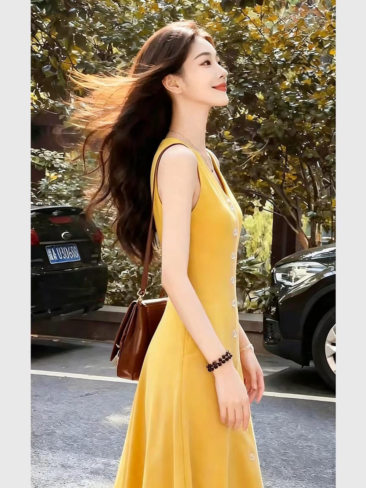 황색 V넥 허리 수축 싱글 줄 버튼 조끼 여성 드레스 2026 새로운 한 부서 특별 아름다운 꼬집기 허리 작은 치마 이미지 4