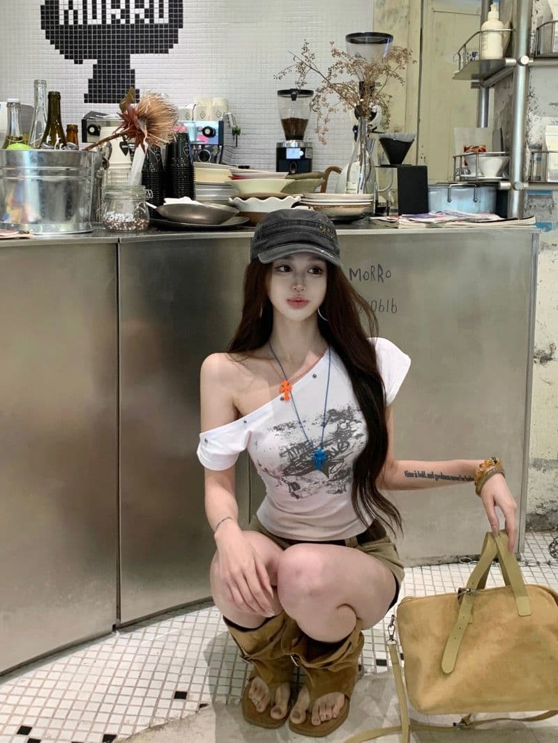 40 순면 92 면 8 암모니아 Lun 아메리칸 핫걸 프린트 비스듬한 어깨 반팔 티셔츠 여성 여름 주름 쇼트 스타일 맨위 상세 이미지 6
