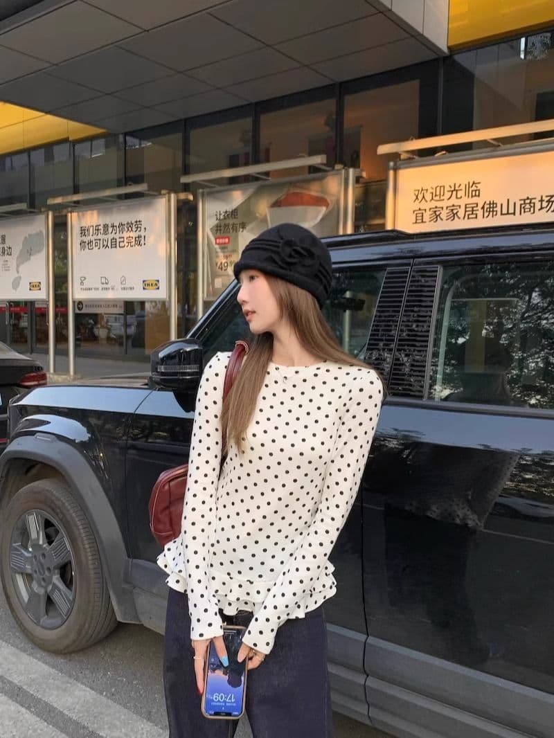 원본 원단 달콤한 스타일 화이트 도트 무늬 긴팔 티셔츠 여성 봄 프릴 기본 셔츠 슬림해 보이는 인사이드 잡아라. 의류 이미지 3
