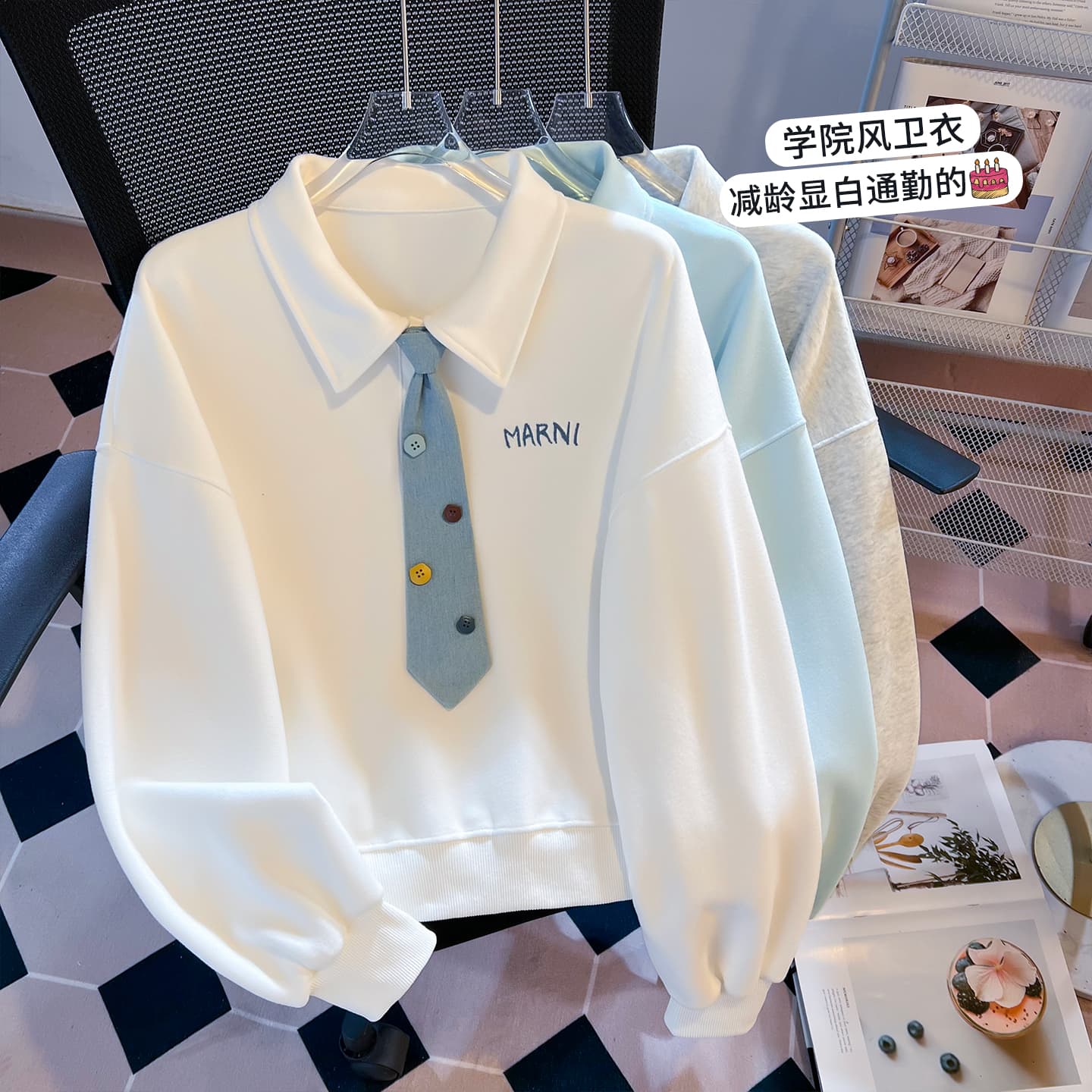 생각하기 Loy 실사 2026 새로운 데님 넥타이 작은 청신 자수 학원 스타일 루즈핏 POLO 칼라 후드티 이미지 2