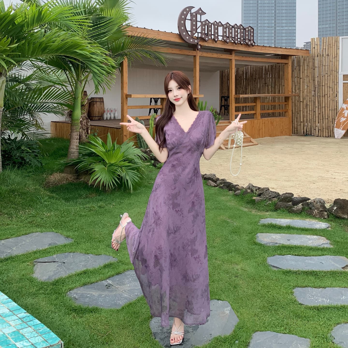 실사 얇은 포도 나무 보라색 연 모카 장미 빅 사이즈 여성 의류 프랑스식 꽃무늬 드레스 몸매 가꾸기 슬림해 보이는 V넥 롱 스커트 이미지 4