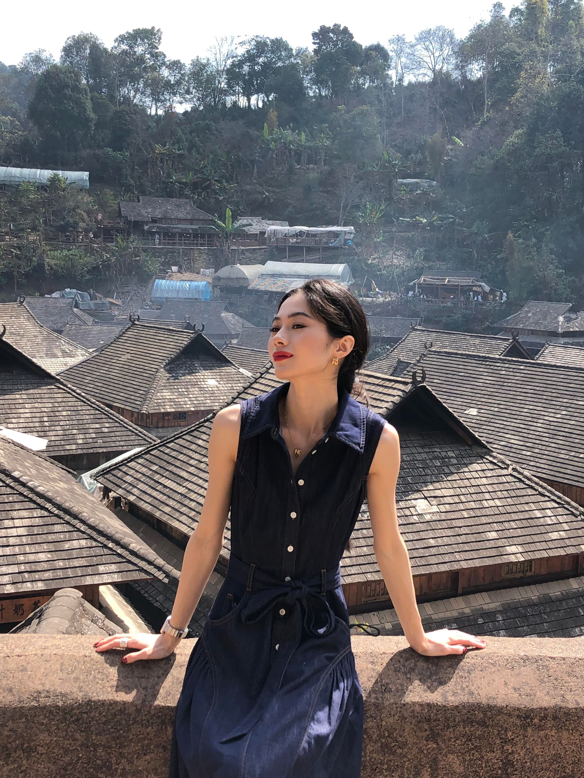 진한 파란색 허리 수축 하이웨이스트 폴로 칼라 민소매 데님 드레스 2026 년 봄 여름 새로운 캐주얼 치마 상세 이미지 11