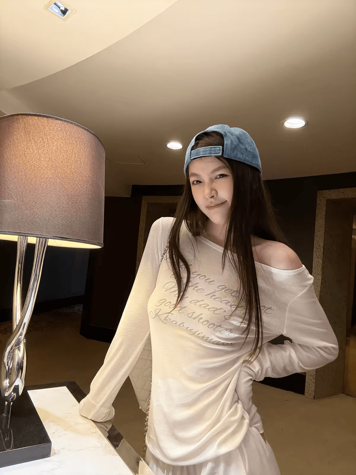 응축 우유 얼음 토피 빛 사람들 라이 경기 서울 양모 부담하지 마세요. 알파벳 긴팔 오프숄더 자외선 차단 t 상세 이미지 1