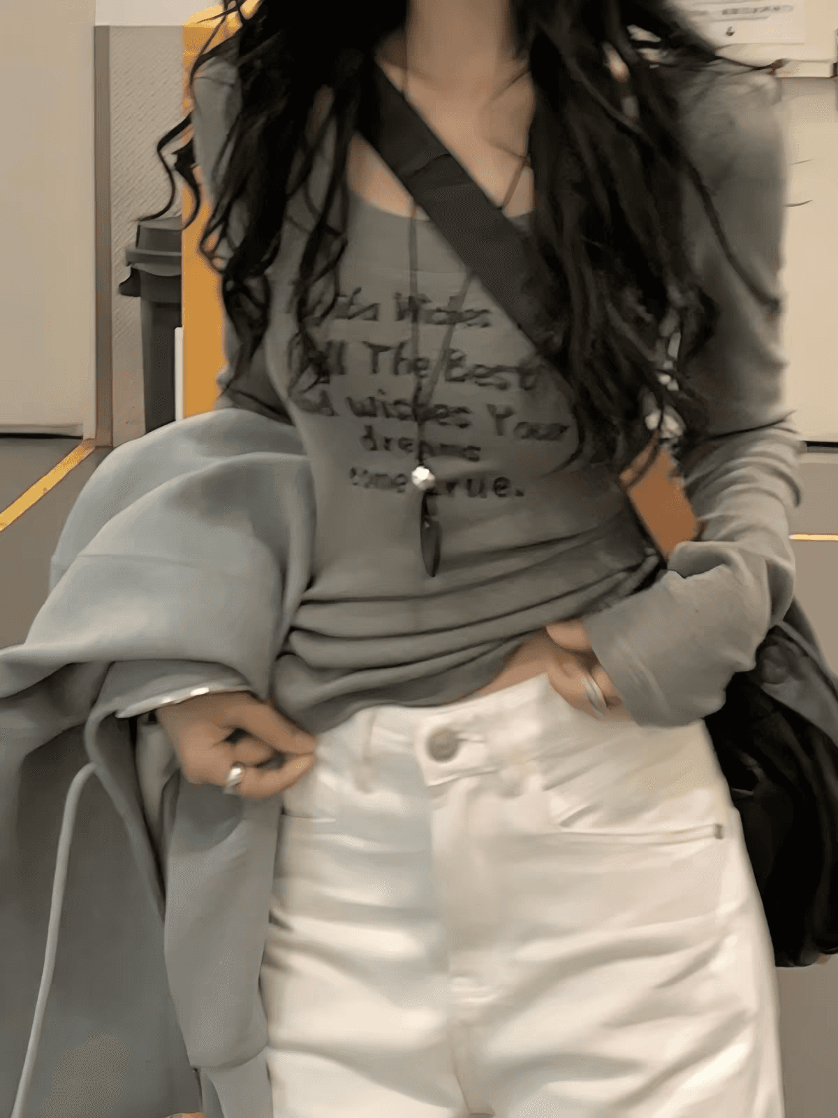 아메리칸 대 네클라인 알파벳 긴팔 티셔츠 여성 가을 몸매 가꾸기 슬림해 보이는 인사이드 가져 가라. 기본 셔츠 핫걸 순수한 욕망 레트로 맨위