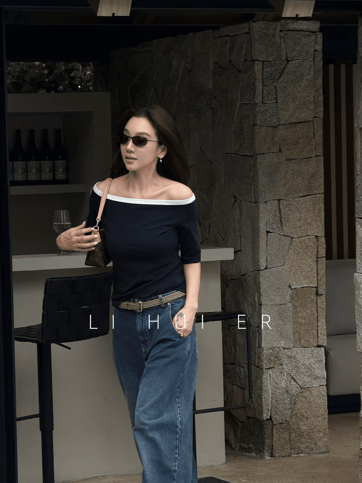 여름 섹션 몸매 가꾸기 비스듬한 어깨 보트넥 캐주얼 5 점 소매 배색 슬림해 보이는 이미지 2