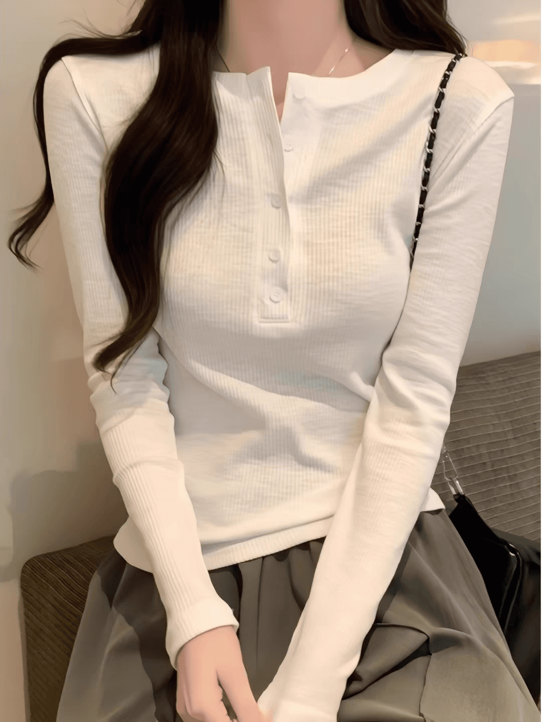 반 개방 칼라 회색 긴팔 티셔츠 여성 가을 겨울 단추 몸매 가꾸기 인사이드 가져 가라. 외국 가스 작은 셔츠 디자인 센스 Chic 맨위 트렌디 상세 이미지 2