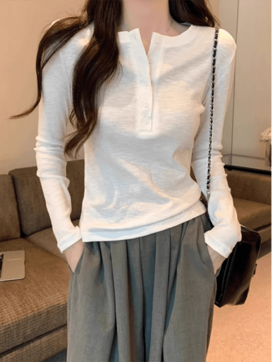 반 개방 칼라 회색 긴팔 티셔츠 여성 가을 겨울 단추 몸매 가꾸기 인사이드 가져 가라. 외국 가스 작은 셔츠 디자인 센스 Chic 맨위 트렌디 상세 이미지 4