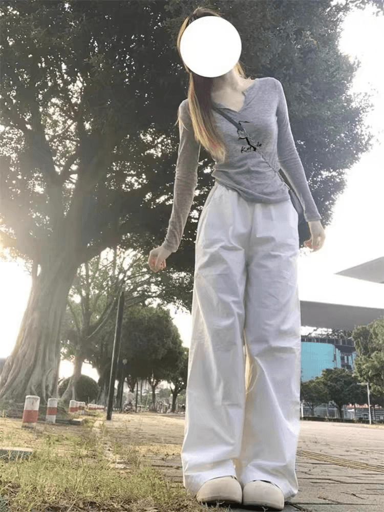 슈퍼 잘 생긴 회색 V넥 새끼 고양이 프린트 티셔츠 기본 셔츠 여성 봄과 가을 쇄골 작은 키 슬림해 보이는 긍정적 인 어깨 의류 상세 이미지 2