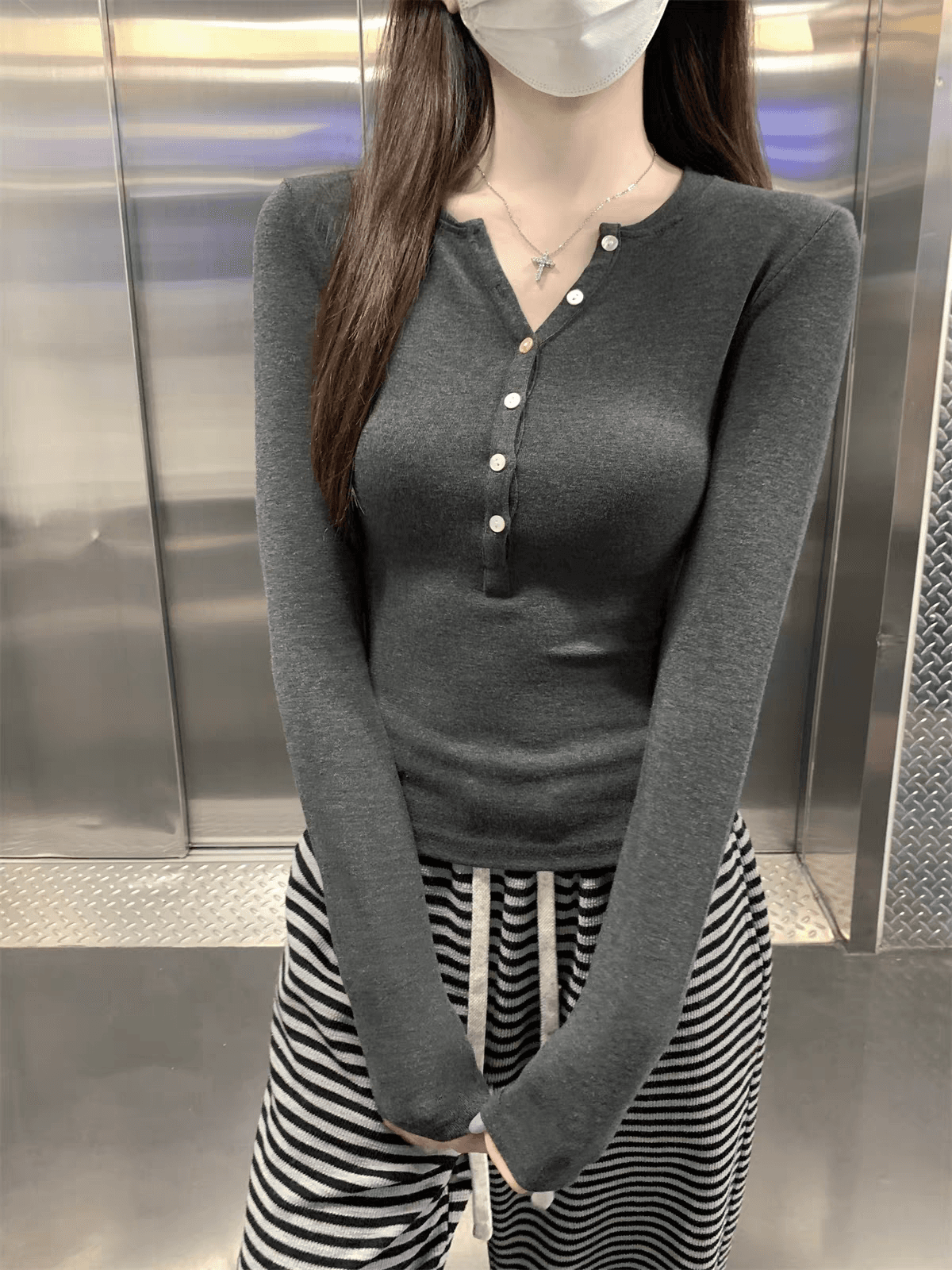한 부서 출퇴근 바람 반 개방 칼라 디자인 센스 단추 티셔츠 여성 여름 긴팔 몸매 가꾸기 슈퍼 잘 생긴 기본 셔츠 맨위 상세 이미지 8