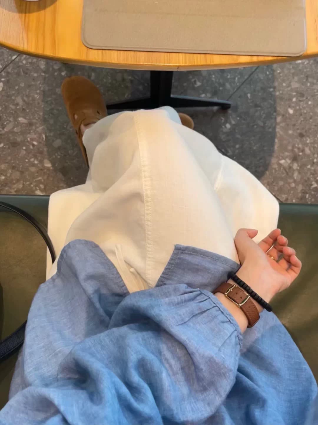 한 부서 미니멀리즘 다용도 슬림해 보이는 하늘 블루 V넥 자외선 차단 맨위 아마 여성 셔츠 느슨함 센스 트렌디 상세 이미지 4