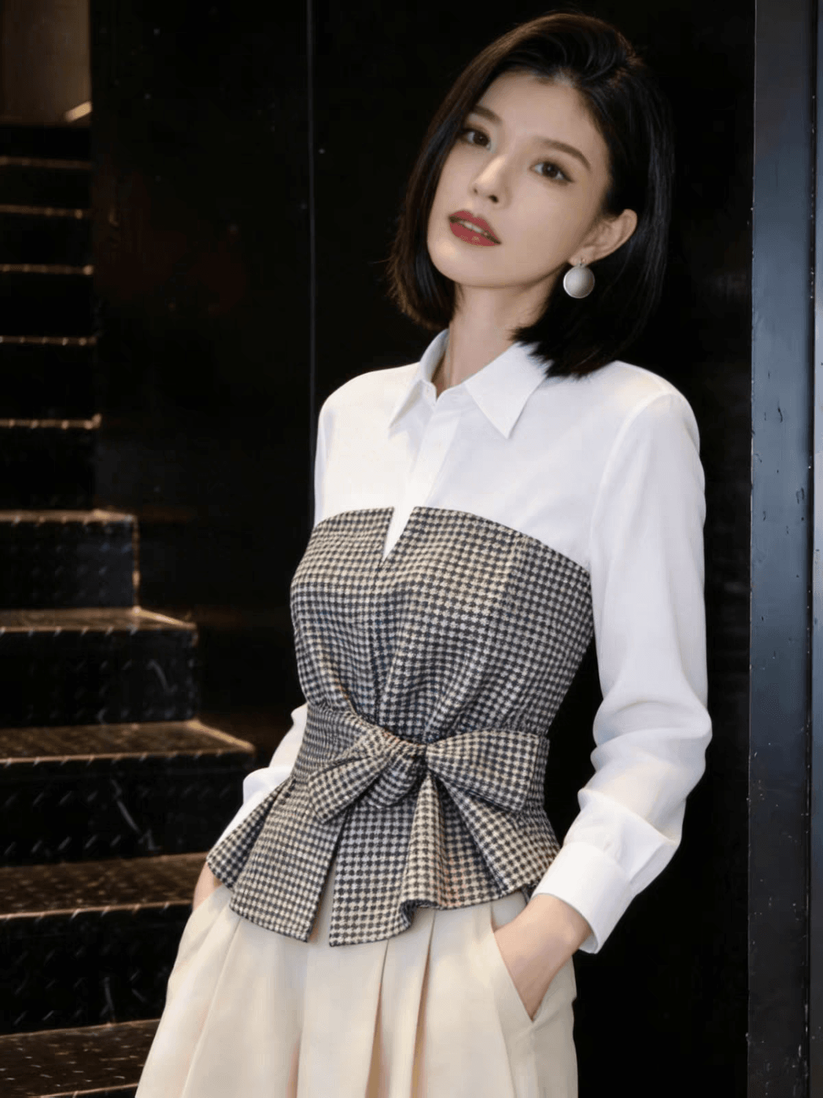 페이크 레이어드 배색 체크무늬 셔츠 여성 의류 이른 가을 2026 새로운 긴팔 폴로 칼라 허리 수축 스트랩 디자인 센스 맨위 이미지 2