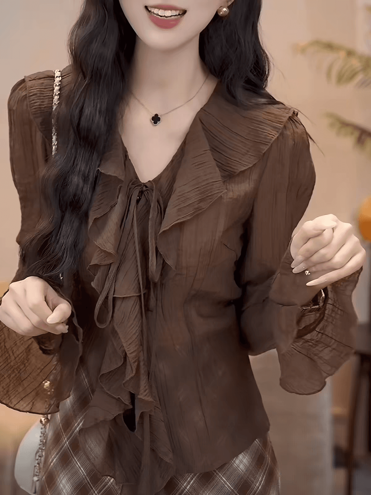 긴팔 여성 셔츠 2026 가을 겨울철 새로운 한국 스타일 루즈핏 프릴 V넥 셔츠 다용도 슬림해 보이는 맨위 트렌디