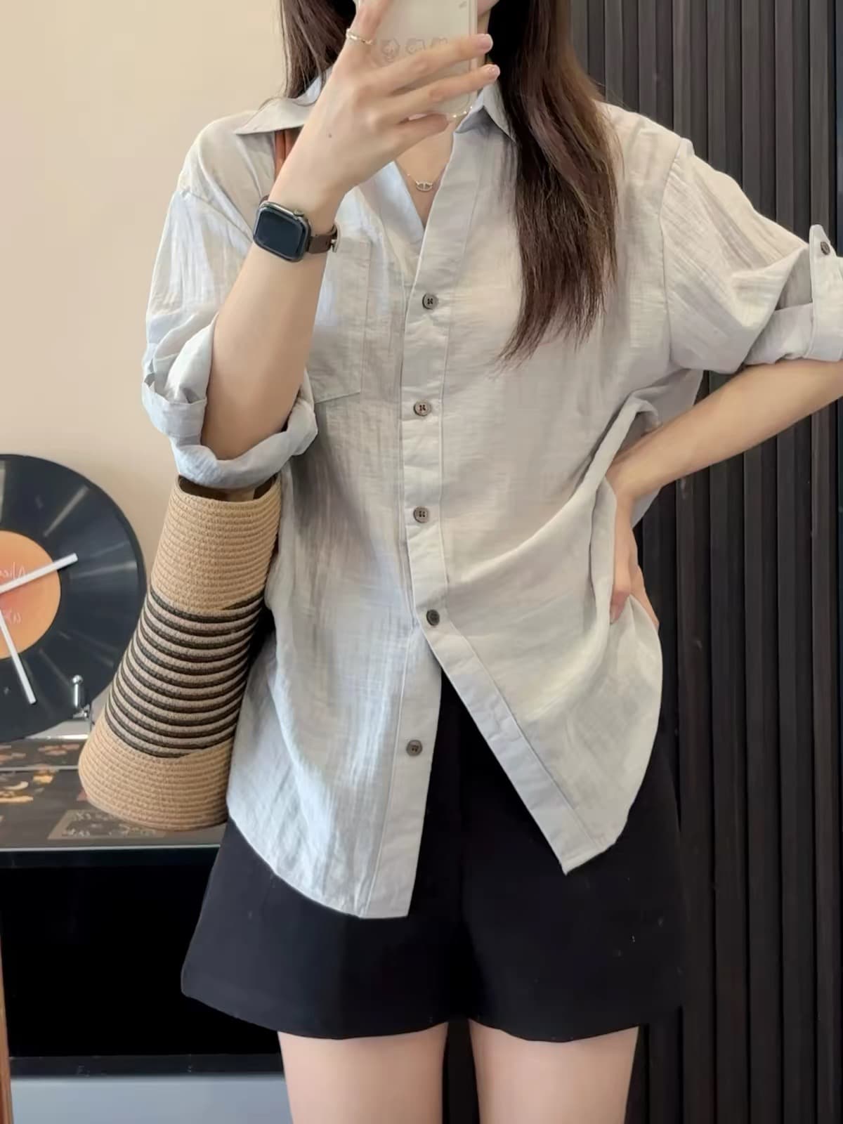 햇빛 가리개 작은 대중 디자인 센스 V넥 핀치 Pleat 여성 셔츠 여름 얇고 가벼운 통기성 회색 슬림해 보이는 긴팔 자외선 차단 셔츠 상세 이미지 2
