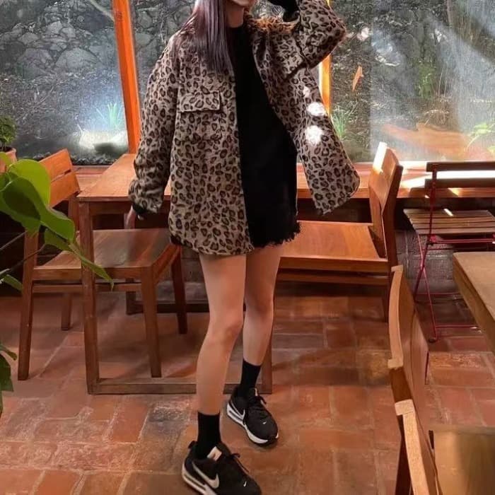 레오파드 무늬 여성 셔츠 한국 루즈핏 레트로 폴로 칼라 가을 겨울 다용도 두꺼운 긴팔 튀김 거리 카디건 코트 트렌디 상세 이미지 2