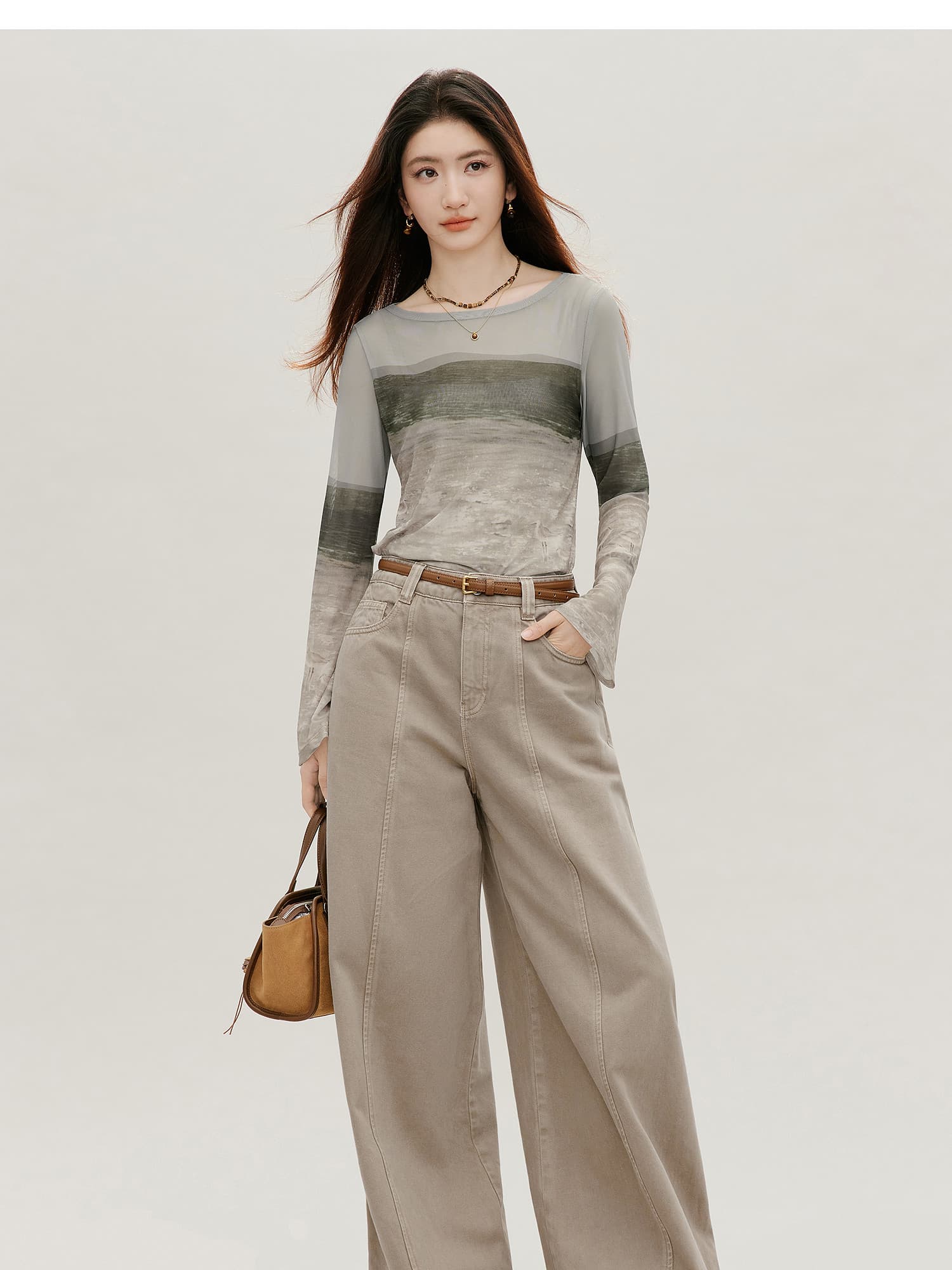 나팔 소매 티셔츠 2026 가을 새로운 여성 의류 디지털 프린트 망사 만나는 라운드 넥 슬림해 보이는 짧은 맨위 상세 이미지 3