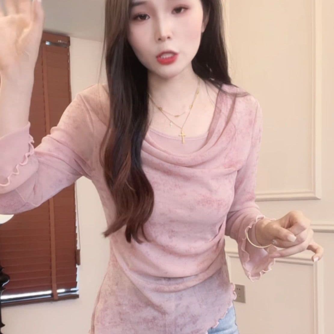 이른 가을 흔들다 칼라 망사 긴팔 티셔츠 여성 홀치기 염색 헤일로 염색 프릴 몸매 가꾸기 슬림해 보이는 불규칙 기본 셔츠 맨위