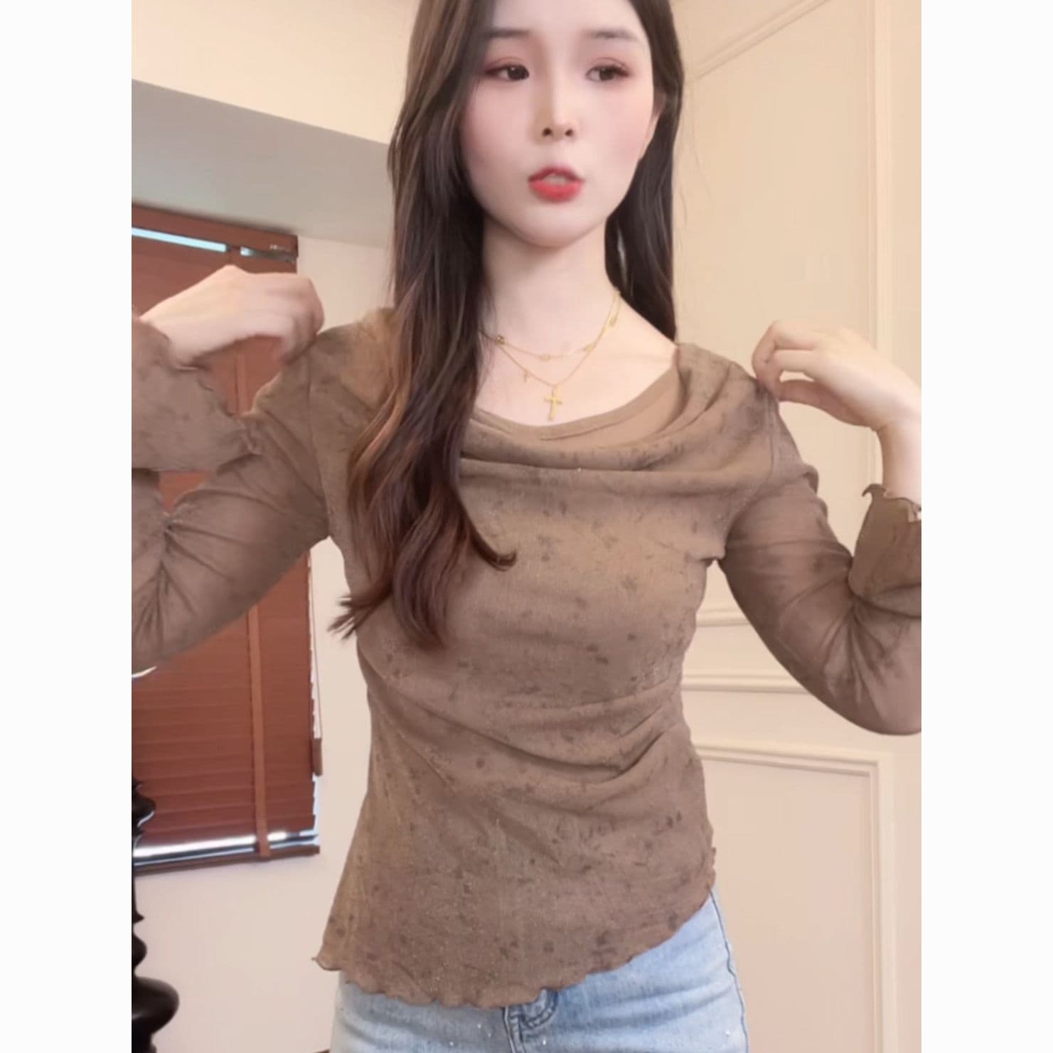 이른 가을 흔들다 칼라 망사 긴팔 티셔츠 여성 홀치기 염색 헤일로 염색 프릴 몸매 가꾸기 슬림해 보이는 불규칙 기본 셔츠 맨위 이미지 3
