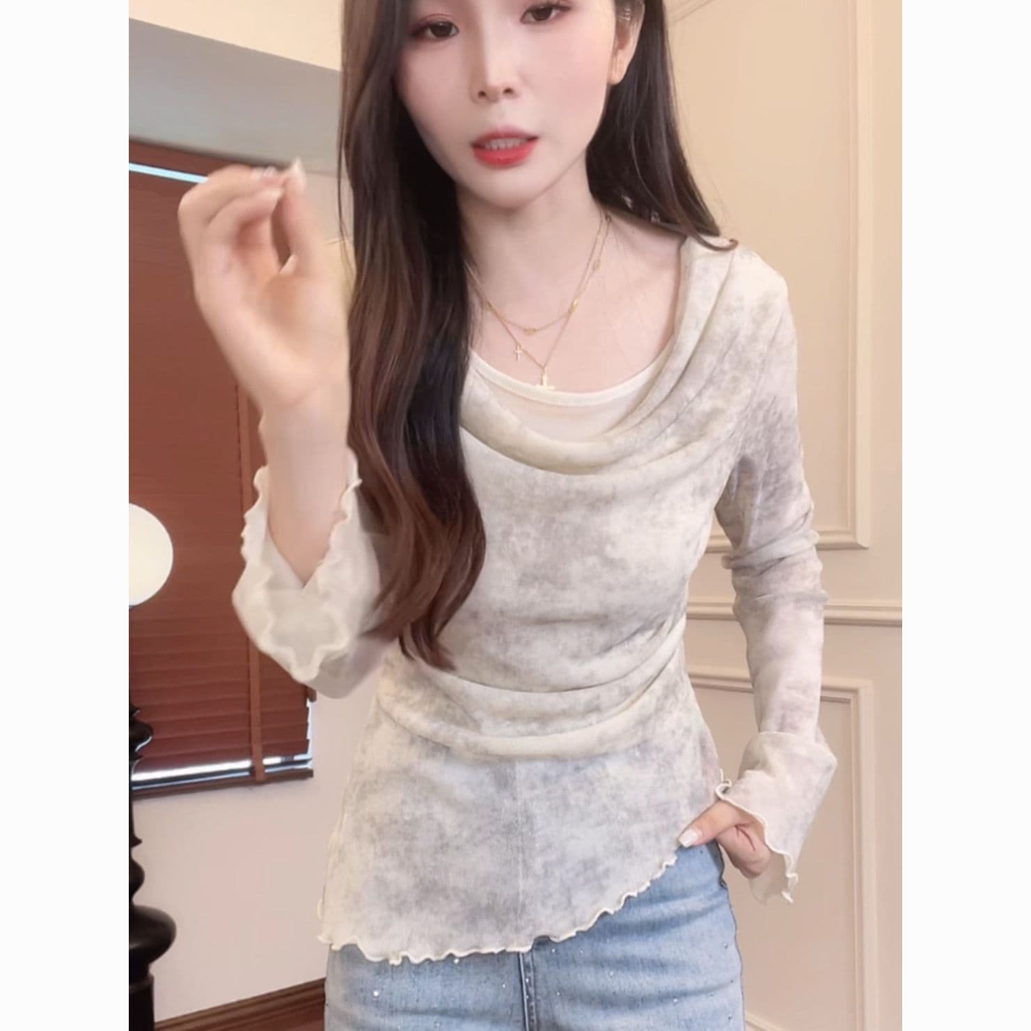 이른 가을 흔들다 칼라 망사 긴팔 티셔츠 여성 홀치기 염색 헤일로 염색 프릴 몸매 가꾸기 슬림해 보이는 불규칙 기본 셔츠 맨위 이미지 4