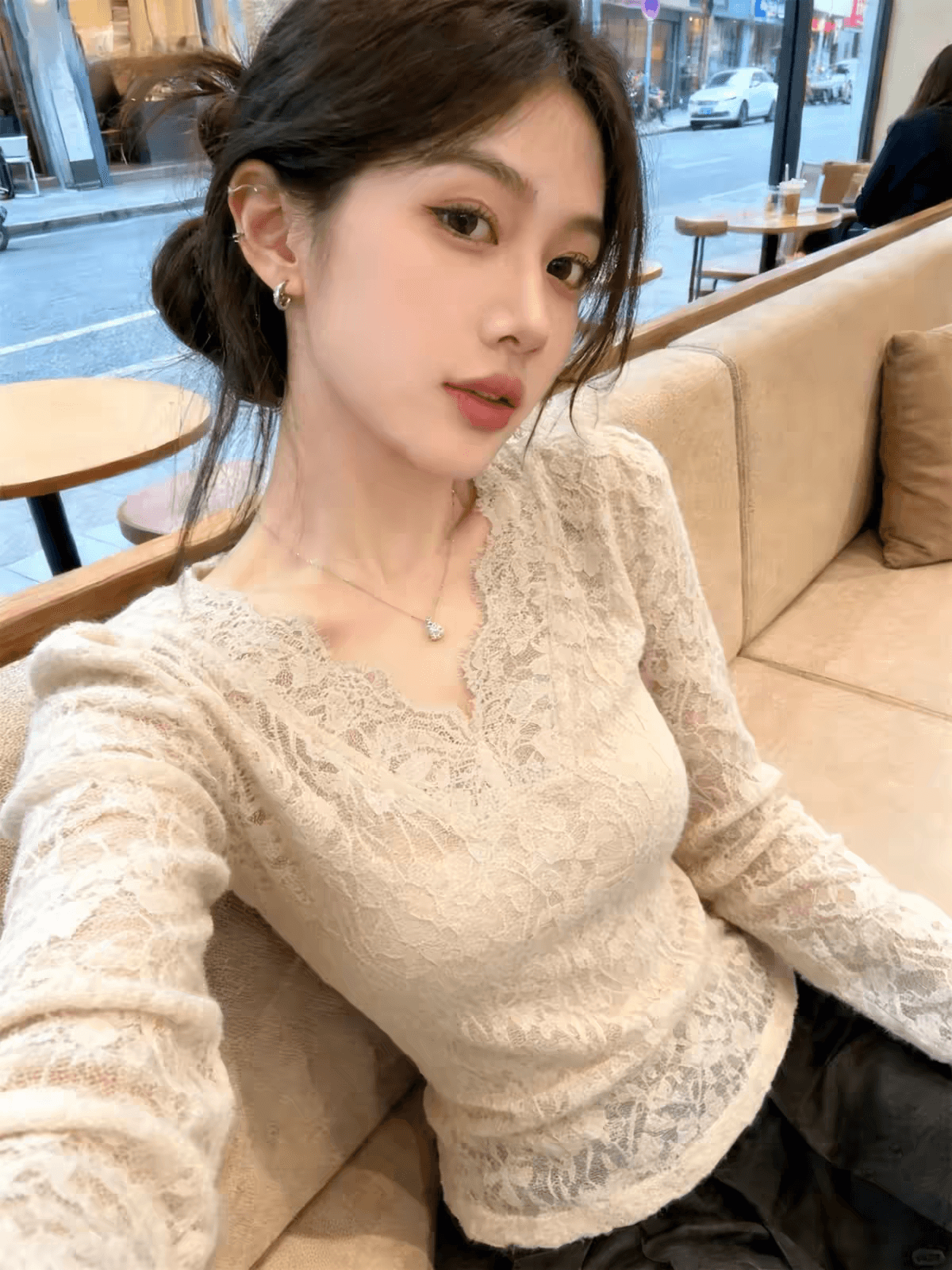 프랑스식 빛 요리 한 바람 살구 색상 V넥 레이스 긴팔 티셔츠 여성 2026 봄 가을 새로운 인사이드 가져 가라. 몸매 가꾸기 기본 셔츠 맨위 상세 이미지 1