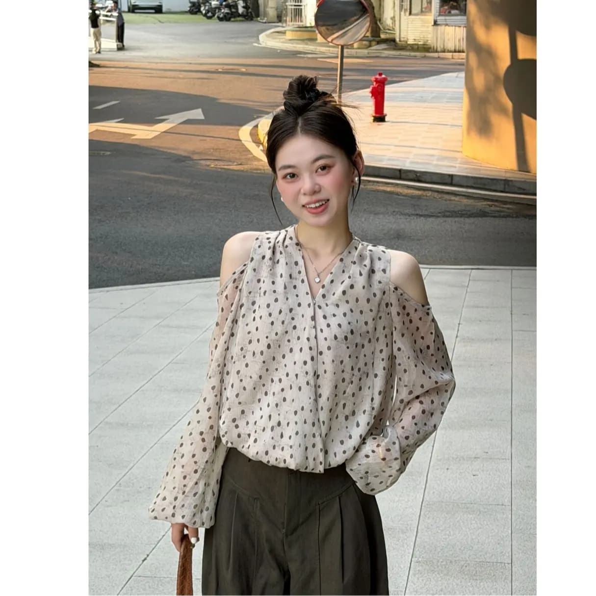 한 부서 느긋한 불규칙 도트 무늬 셔츠 작은 심장 기계 오프숄더 긴팔 얇은 스타일 상세 이미지 1