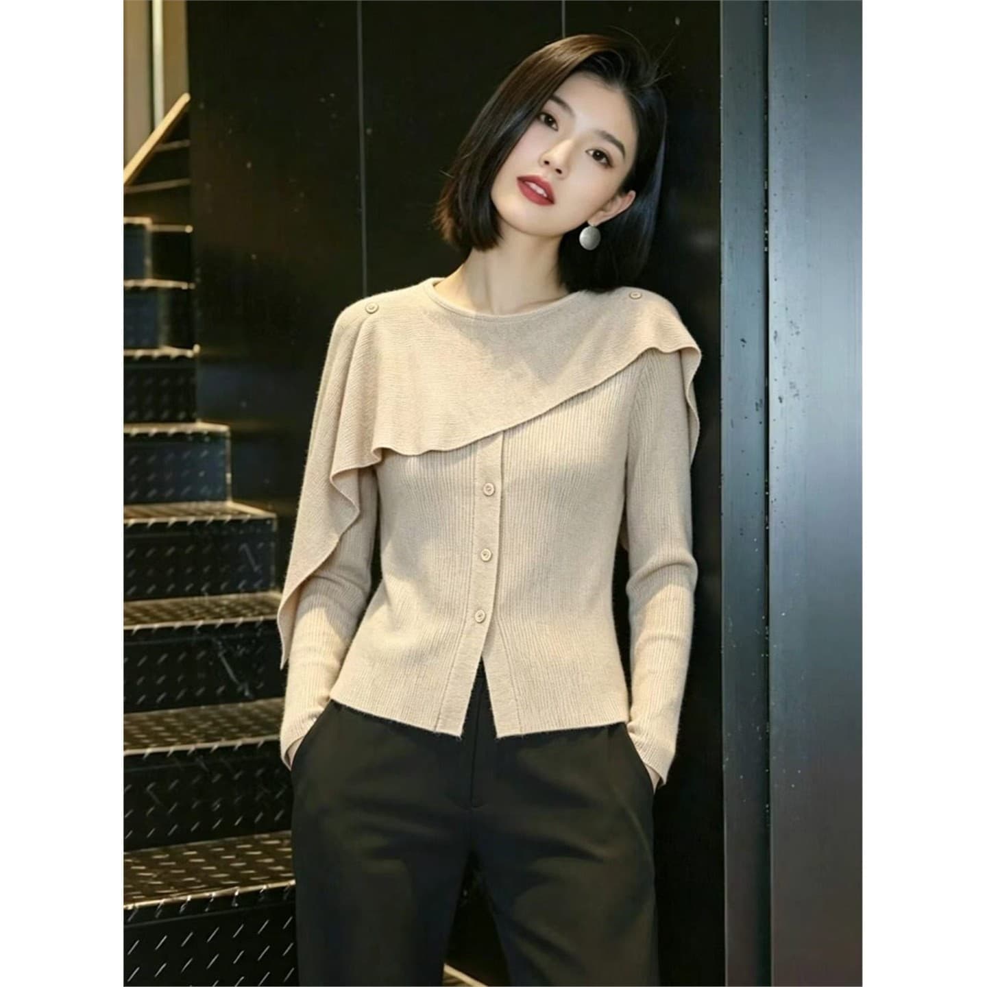 긴팔 니트 스웨터 여성 2026 가을 겨울 새로운 한국 스타일 몸매 가꾸기 라운드 넥 숄 맨위 디자인 센스 보온 스웨터 트렌디