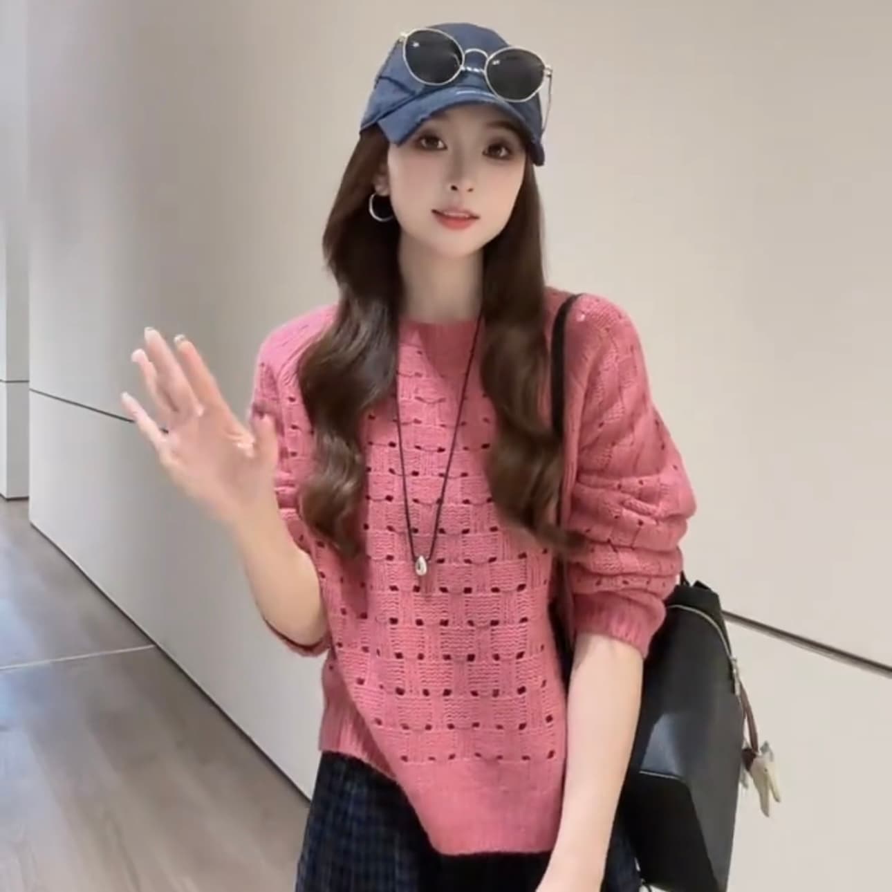 2026 년 가을 새로운 분위기 센스 루즈핏 슈퍼 잘 생긴 니트 스웨터 풀오버 라운드 넥 홀로우 아웃 스웨터 상세 이미지 2