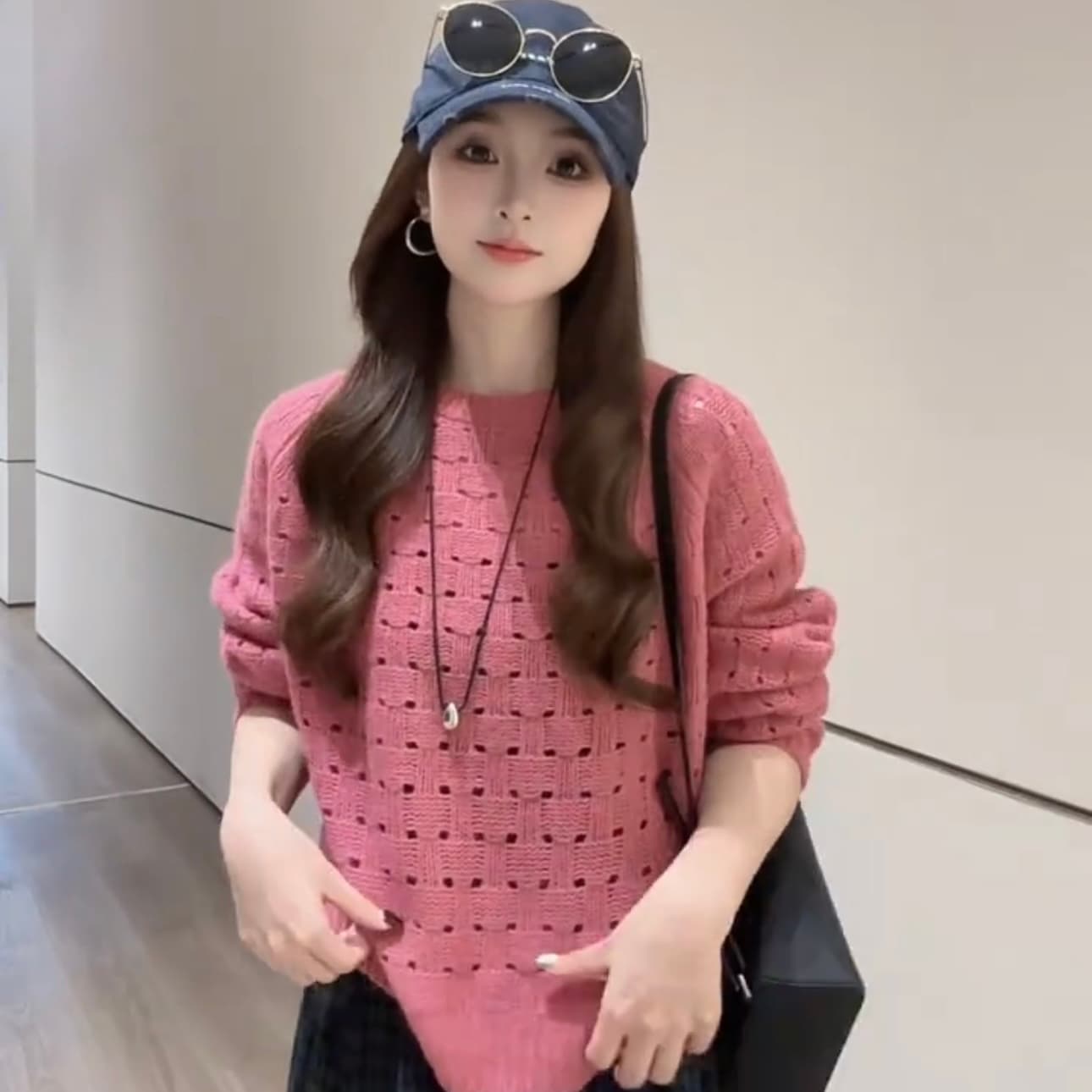 2026 년 가을 새로운 분위기 센스 루즈핏 슈퍼 잘 생긴 니트 스웨터 풀오버 라운드 넥 홀로우 아웃 스웨터 상세 이미지 3