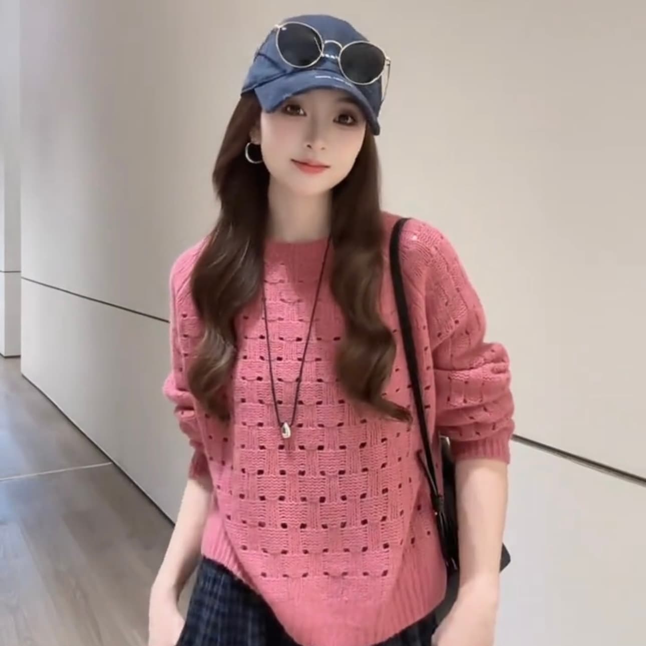 2026 년 가을 새로운 분위기 센스 루즈핏 슈퍼 잘 생긴 니트 스웨터 풀오버 라운드 넥 홀로우 아웃 스웨터 상세 이미지 4