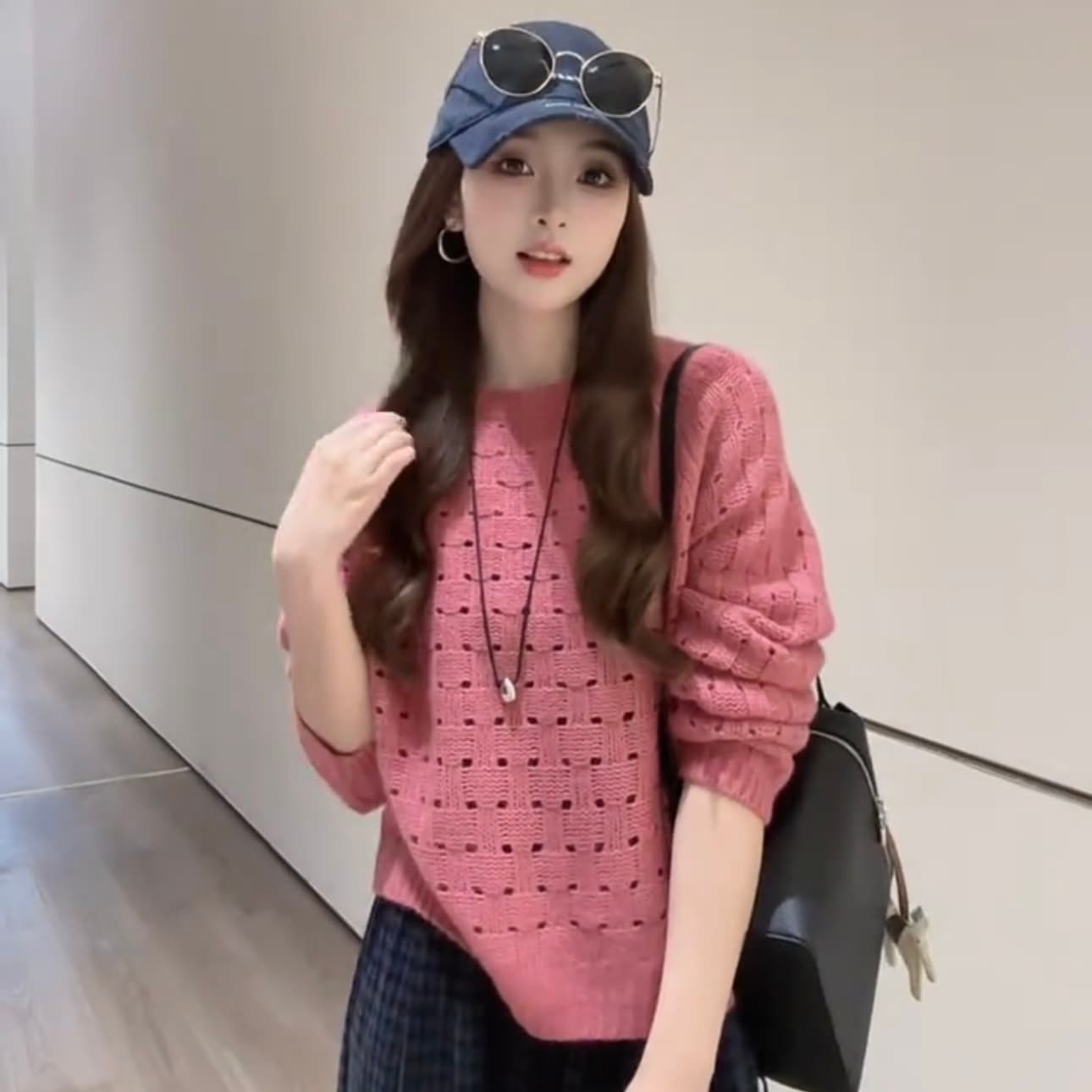 2026 년 가을 새로운 분위기 센스 루즈핏 슈퍼 잘 생긴 니트 스웨터 풀오버 라운드 넥 홀로우 아웃 스웨터 상세 이미지 5
