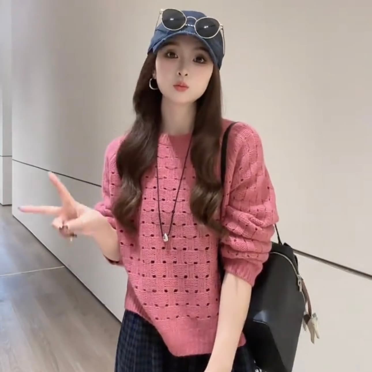 2026 년 가을 새로운 분위기 센스 루즈핏 슈퍼 잘 생긴 니트 스웨터 풀오버 라운드 넥 홀로우 아웃 스웨터 상세 이미지 6