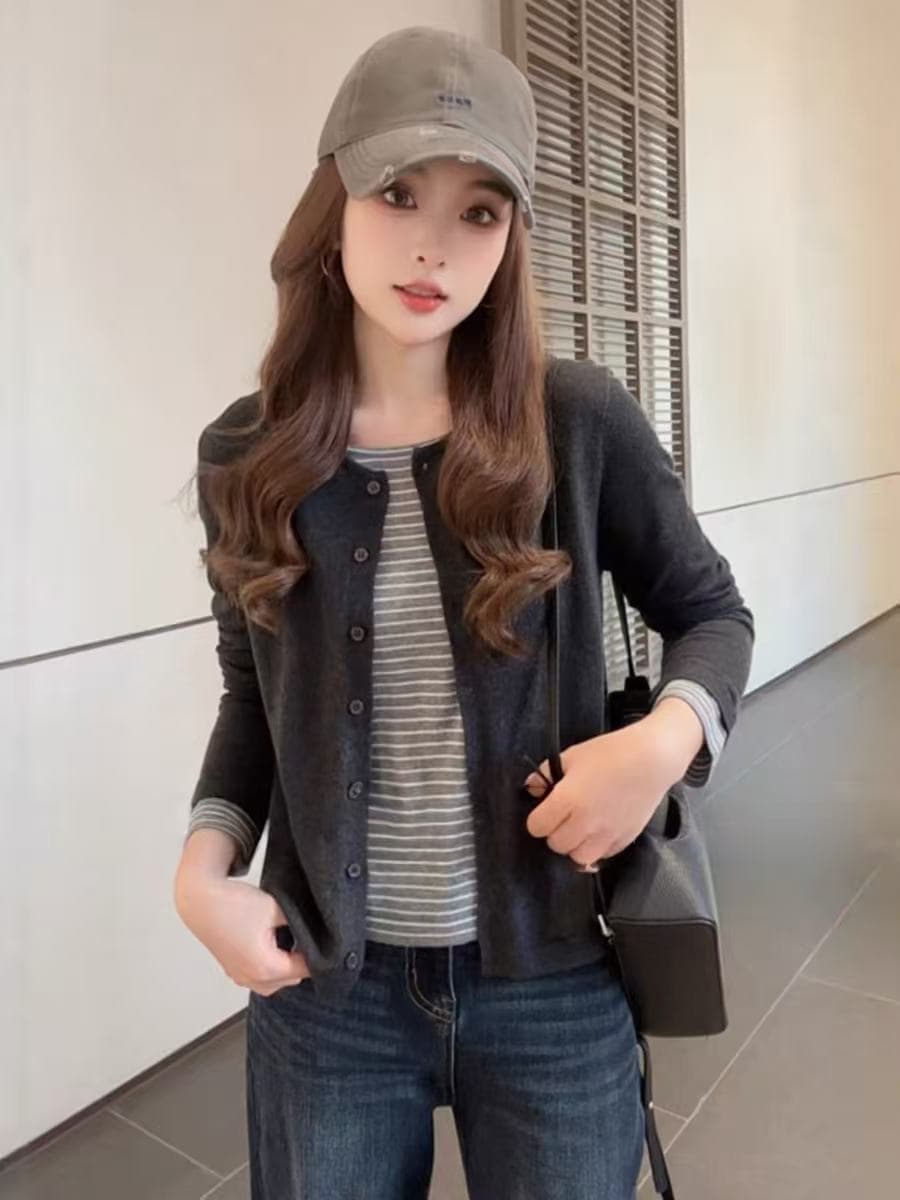 Annan uwsv 외국 가스 패션 부드러운 바람 루즈핏 라운드 넥 미니멀리즘 패치워크 스트라이프 페이크 레이어드 니트 스웨터
