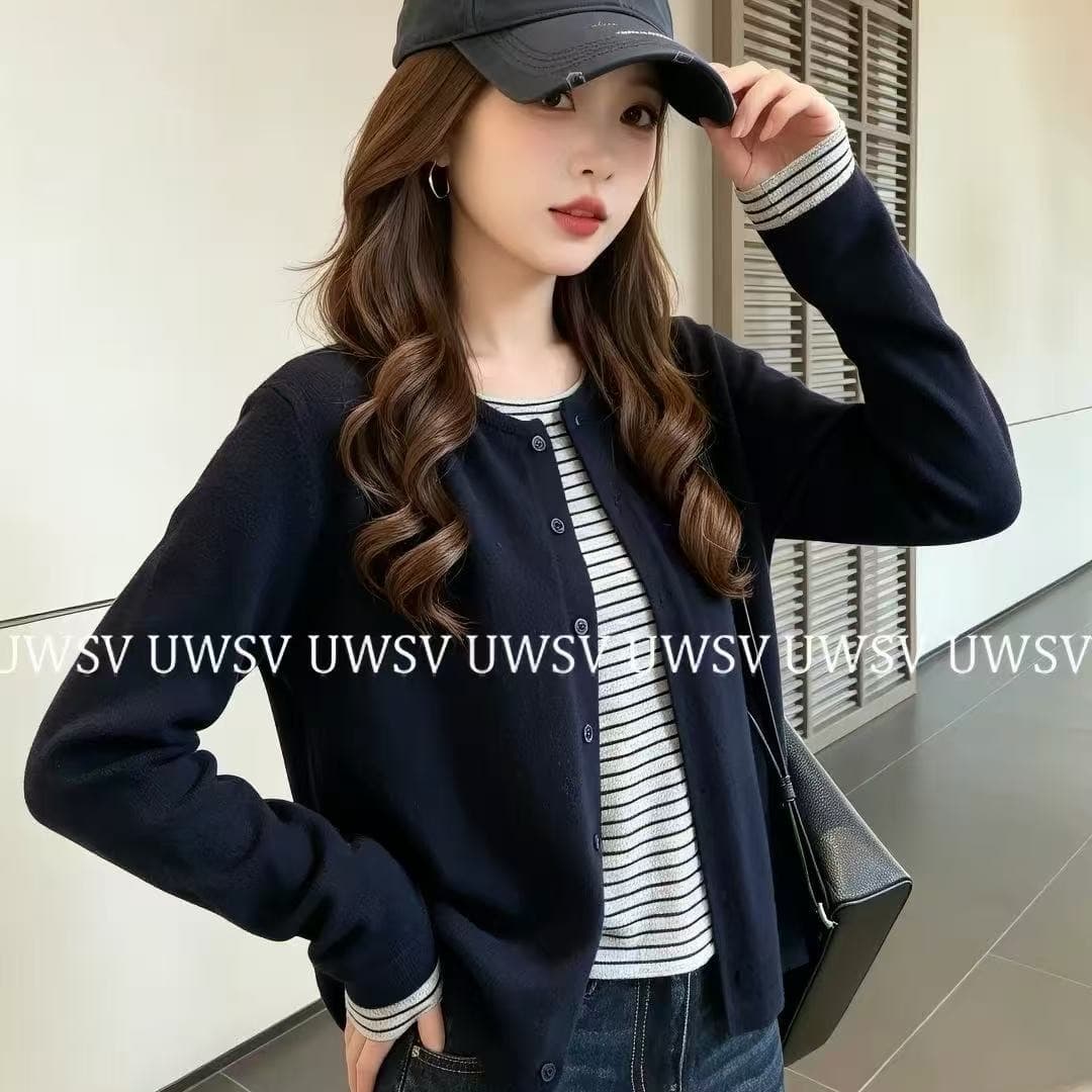 Annan uwsv 외국 가스 패션 부드러운 바람 루즈핏 라운드 넥 미니멀리즘 패치워크 스트라이프 페이크 레이어드 니트 스웨터 상세 이미지 5