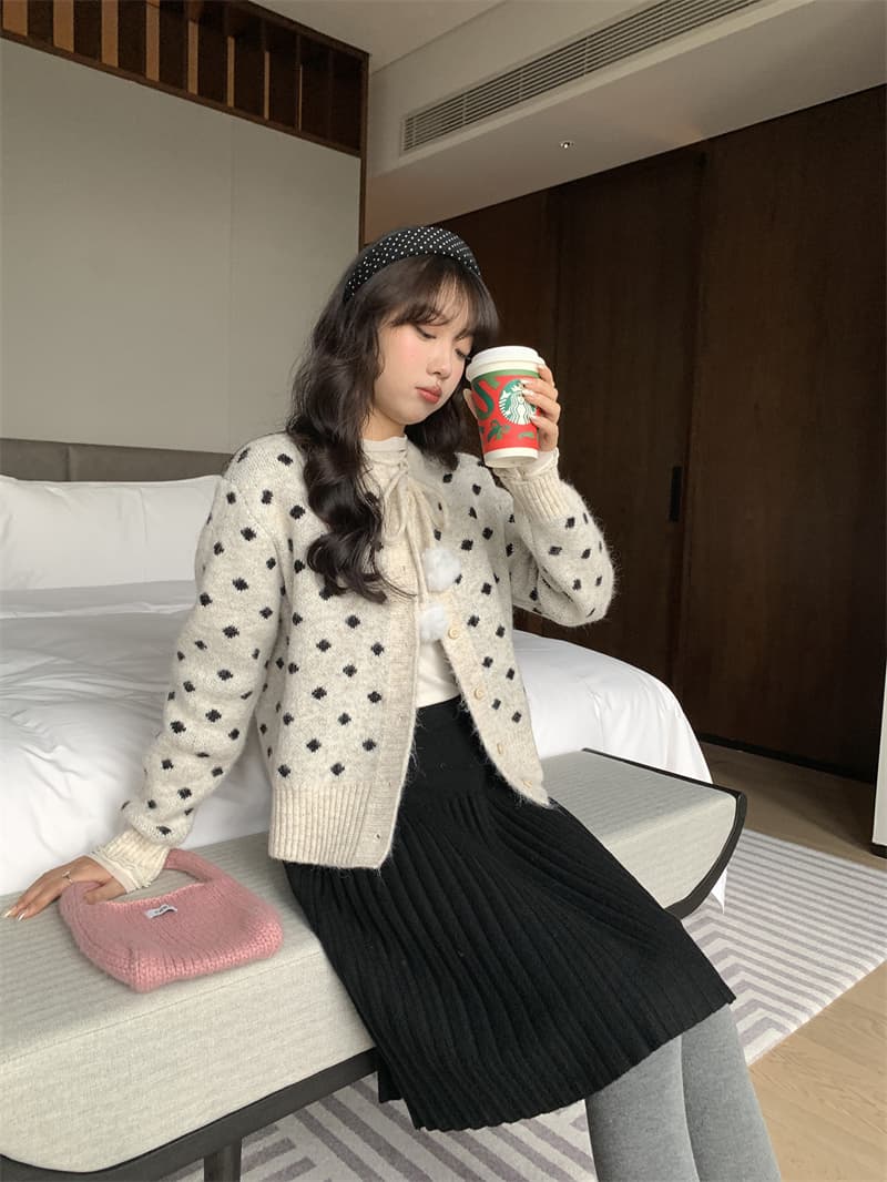 한 부서 라운드 넥 보온 스트랩 털 공 조금 싱글 줄 버튼 스웨터 여자 봄 가을 새로운 니트 맨위 상세 이미지 15