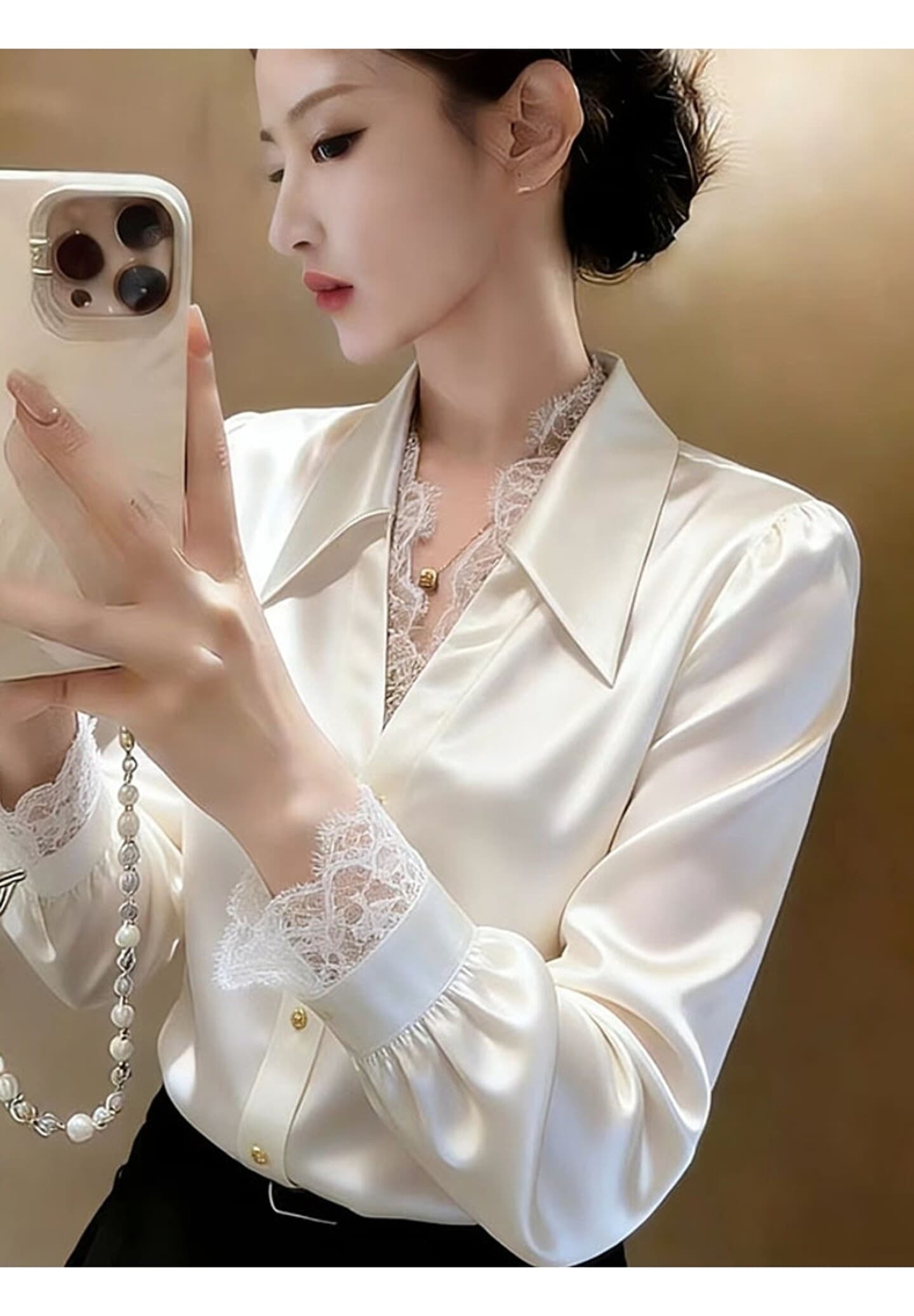 올해 인기 고급 절묘한 레이스 조각 셔츠 고유 한 Chic 아름다운 베이지 색 새틴 여성 셔츠 봄 상세 이미지 5
