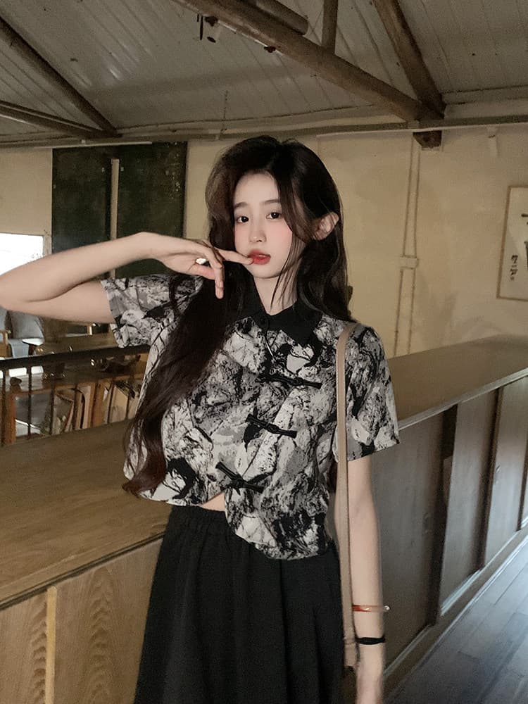 새로운 중식 국풍 단추 홀치기 염색 반팔 여성 셔츠 여름 레트로 디자인 긍정적 인 어깨 셔츠 쇼트 스타일 쉬폰 톱 상세 이미지 3