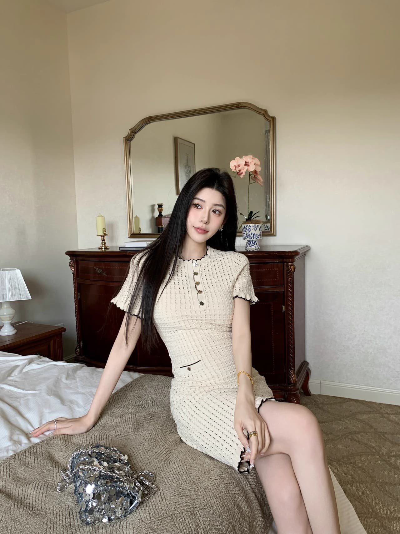 절묘한 작은 샤넬 스타일 배색 홀로우 아웃 후아 남편 그리드 질감 센스 달콤함 허리 수축 품격 슬림해 보이는 출퇴근 반팔 드레스 상세 이미지 15